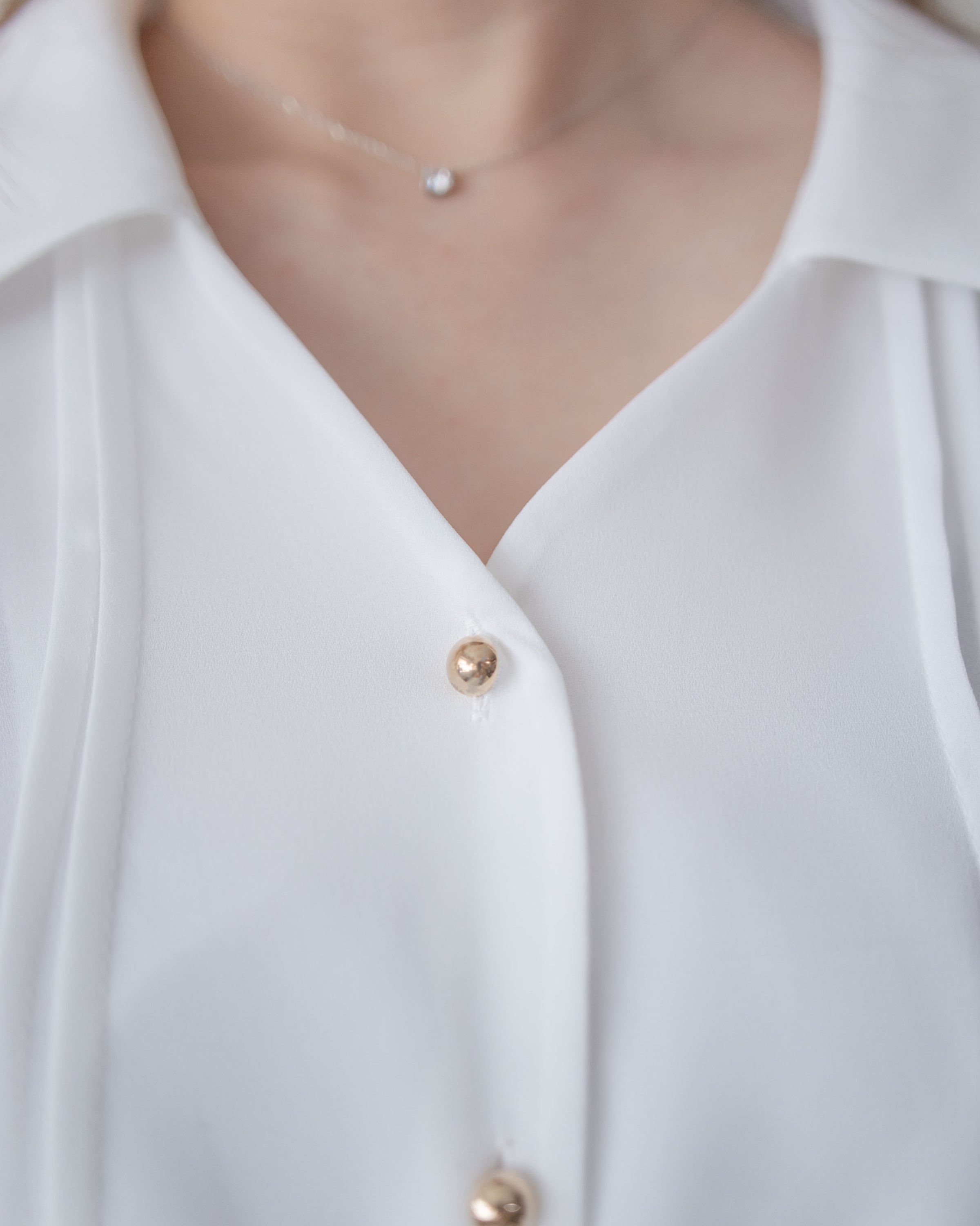Button Collar Blouse 立體細褶V領金扣襯衫/ BU9127 (Pre-order steelblue milktea 3月3截單)