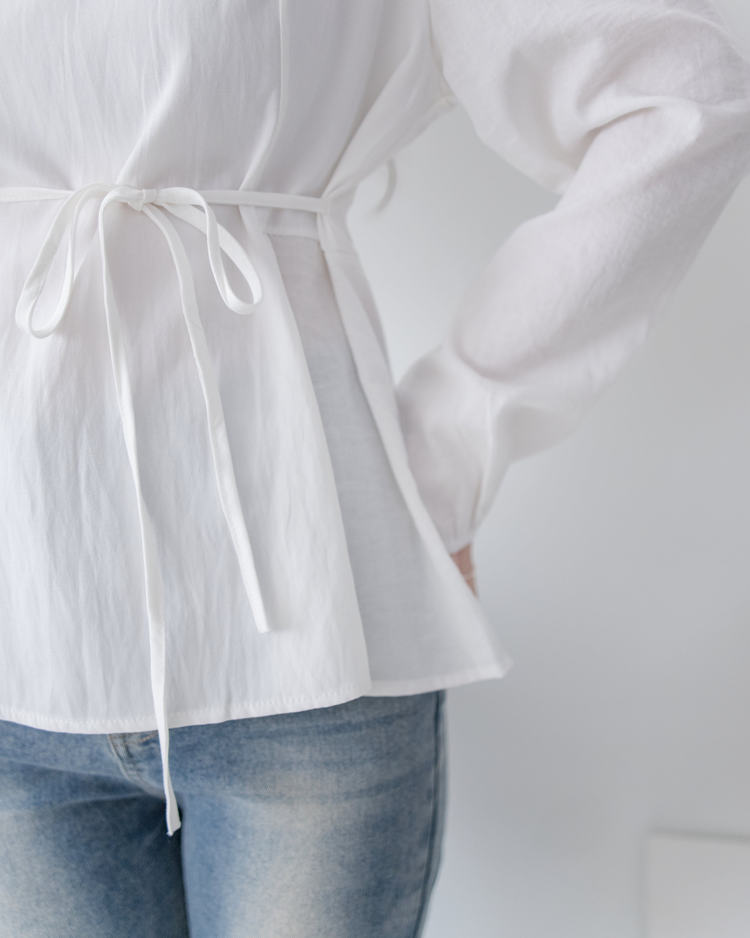 Tailored  Ribbon Top  百搭後拉鍊修腰顯瘦上衣/ BU9131