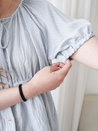 (完美視覺比例) stripe 顯瘦內肩線暗條紋修腰 Blouse/ TP9146