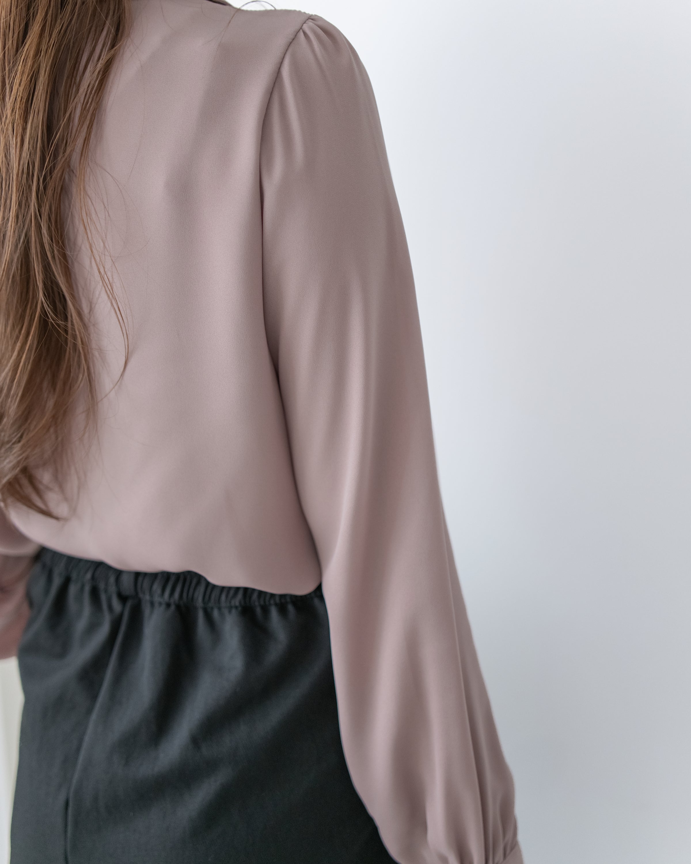 Button Collar Blouse 立體細褶V領金扣襯衫/ BU9127 (Pre-order steelblue milktea 3月3截單)