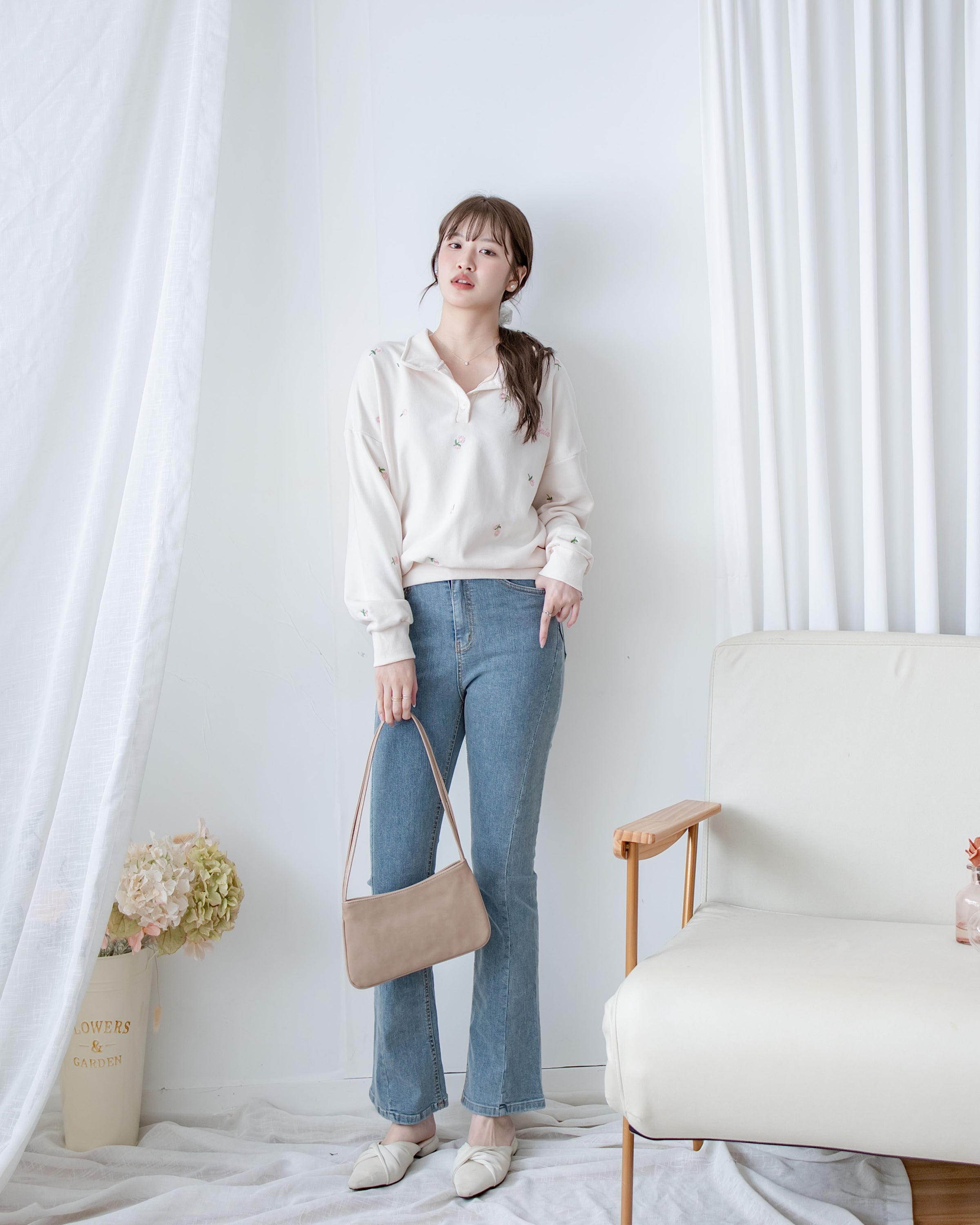 Embroidery Daisy Top  花形刺繡棉質翻領上衣/ TP9212