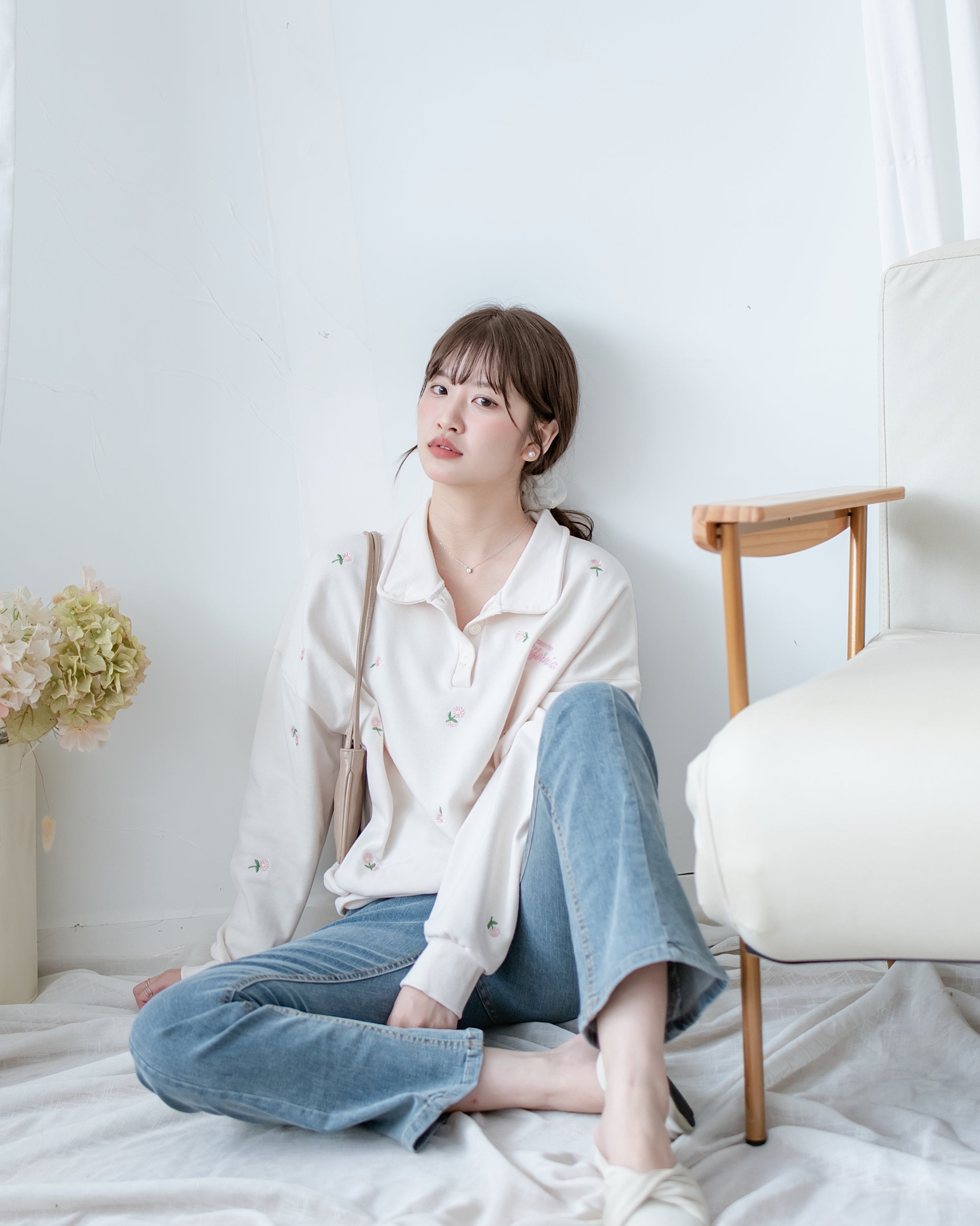 Embroidery Daisy Top  花形刺繡棉質翻領上衣/ TP9212