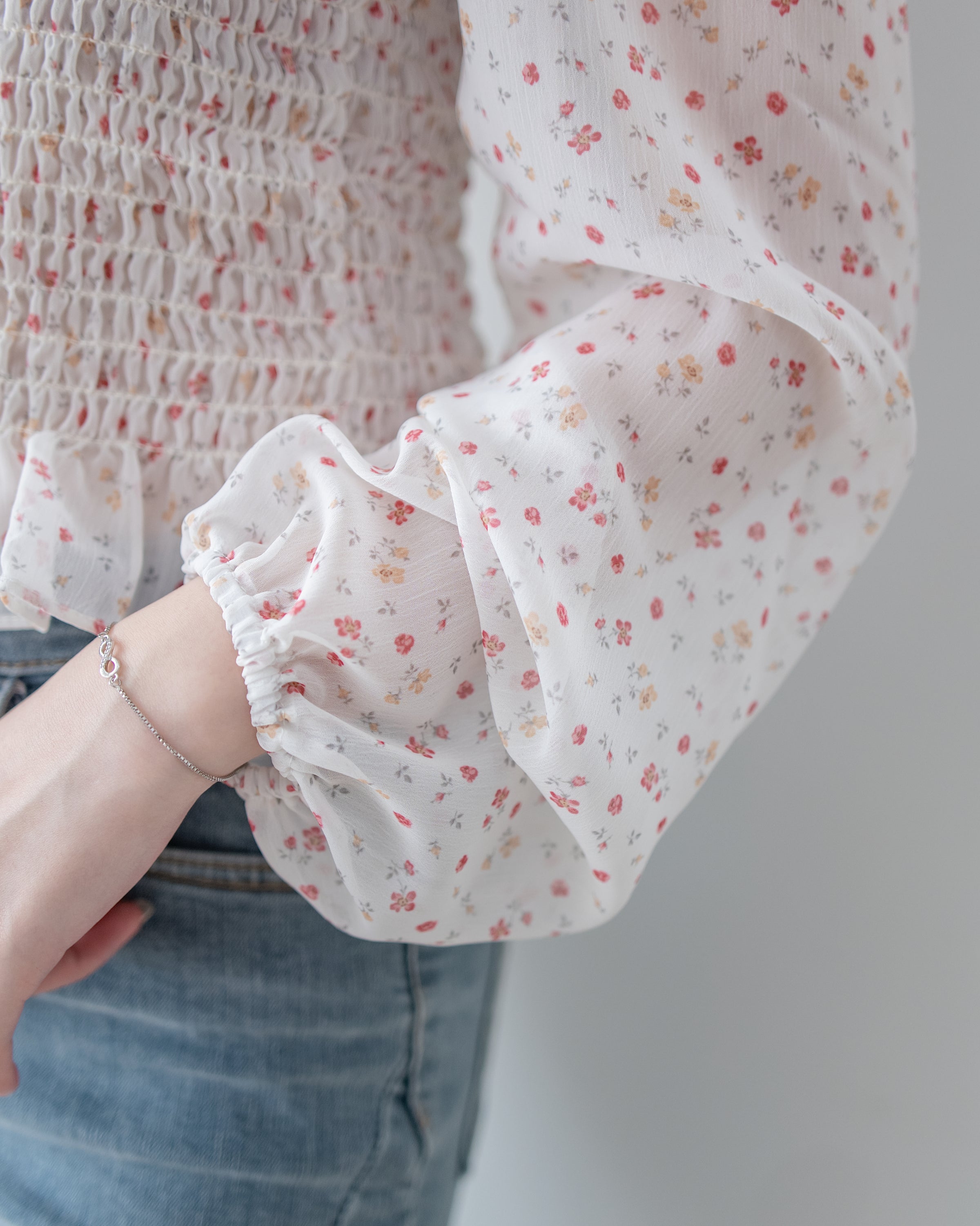 Flora Chiffon Blouse 方領細緻舒適彈力皺褶花布雪紡上衣/ BU9134