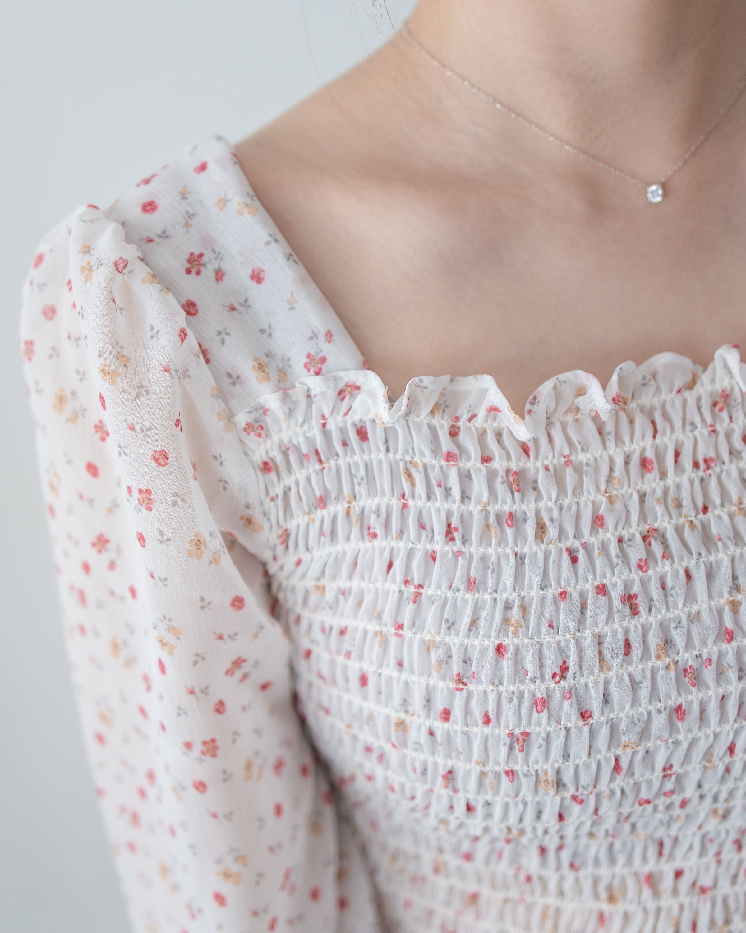 Flora Chiffon Blouse 方領細緻舒適彈力皺褶花布雪紡上衣/ BU9134