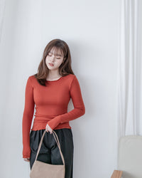 Soft Ruffled Edge Top 柔膚彈力微木耳邊修身打底上衣/ TP9208