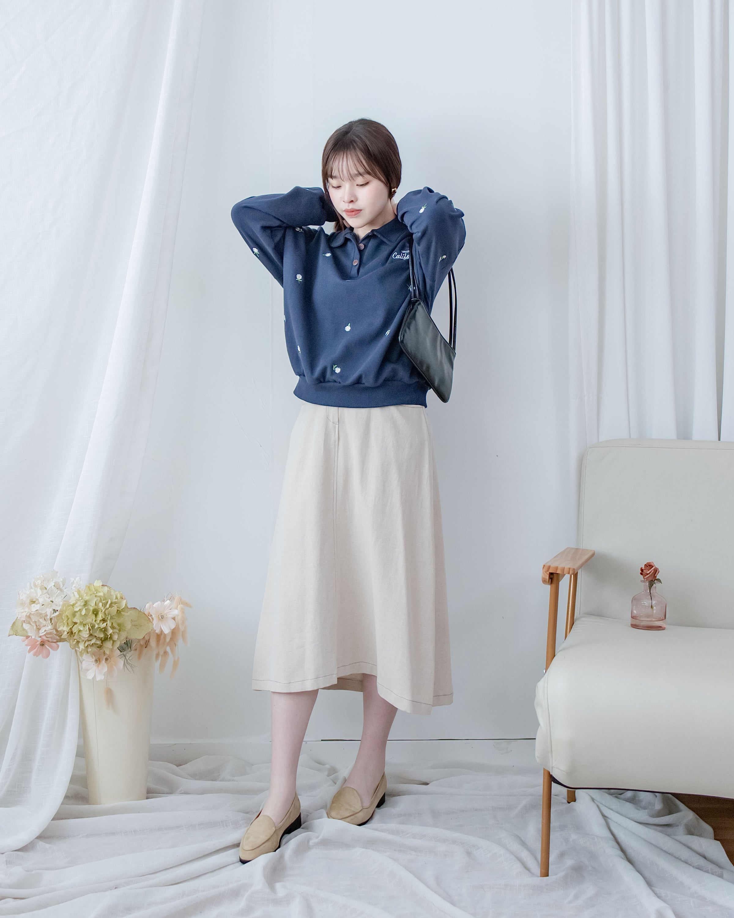 Embroidery Daisy Top  花形刺繡棉質翻領上衣/ TP9212