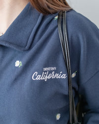 Embroidery Daisy Top  花形刺繡棉質翻領上衣/ TP9212