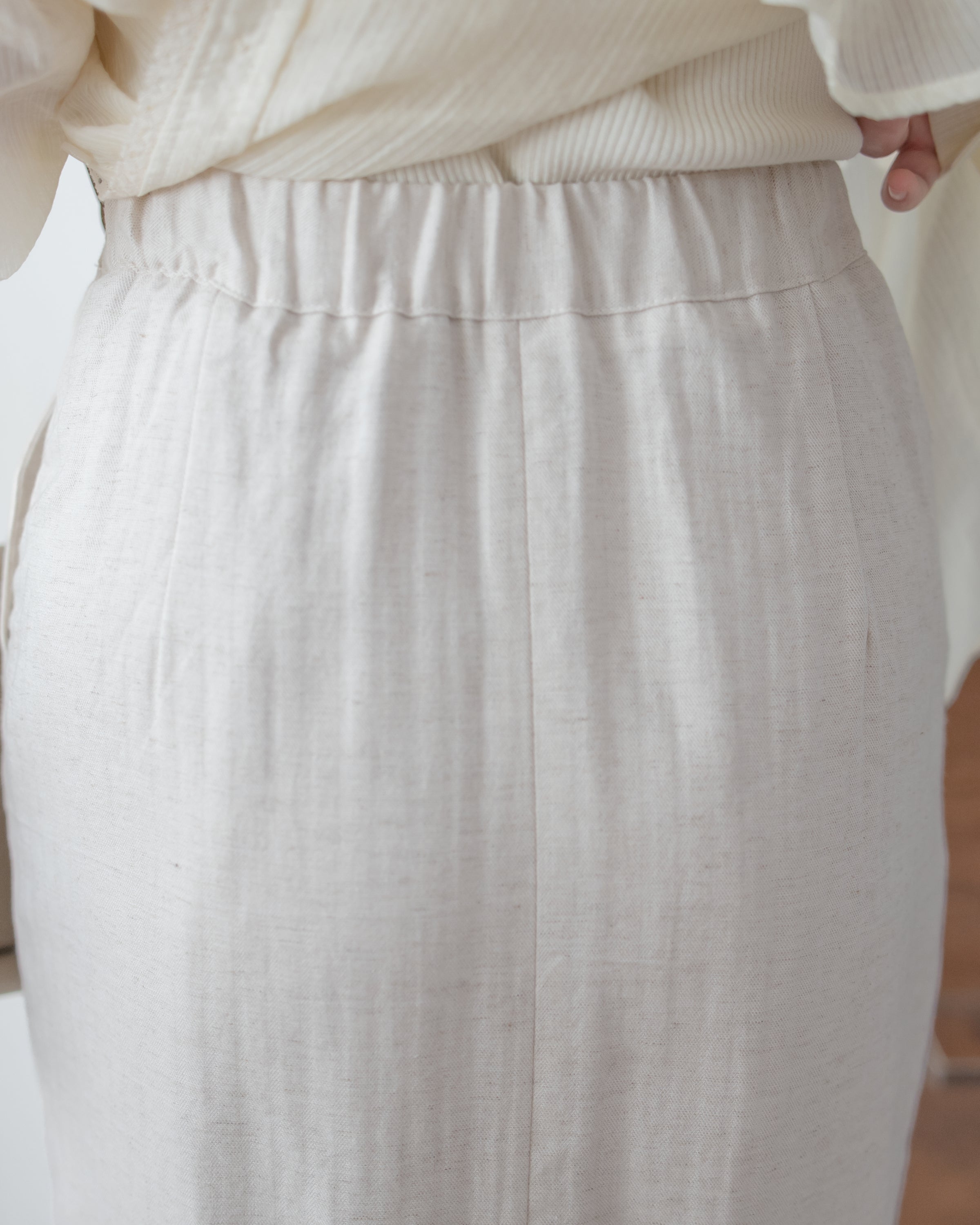 Striped H-Line Skirt 低調條紋後開叉顯瘦H型半裙 / SK8934