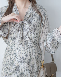 Branches Scarf Pleated Dress 絲帶花枝雙寬度褶紋修腰長裙/ DS1090
