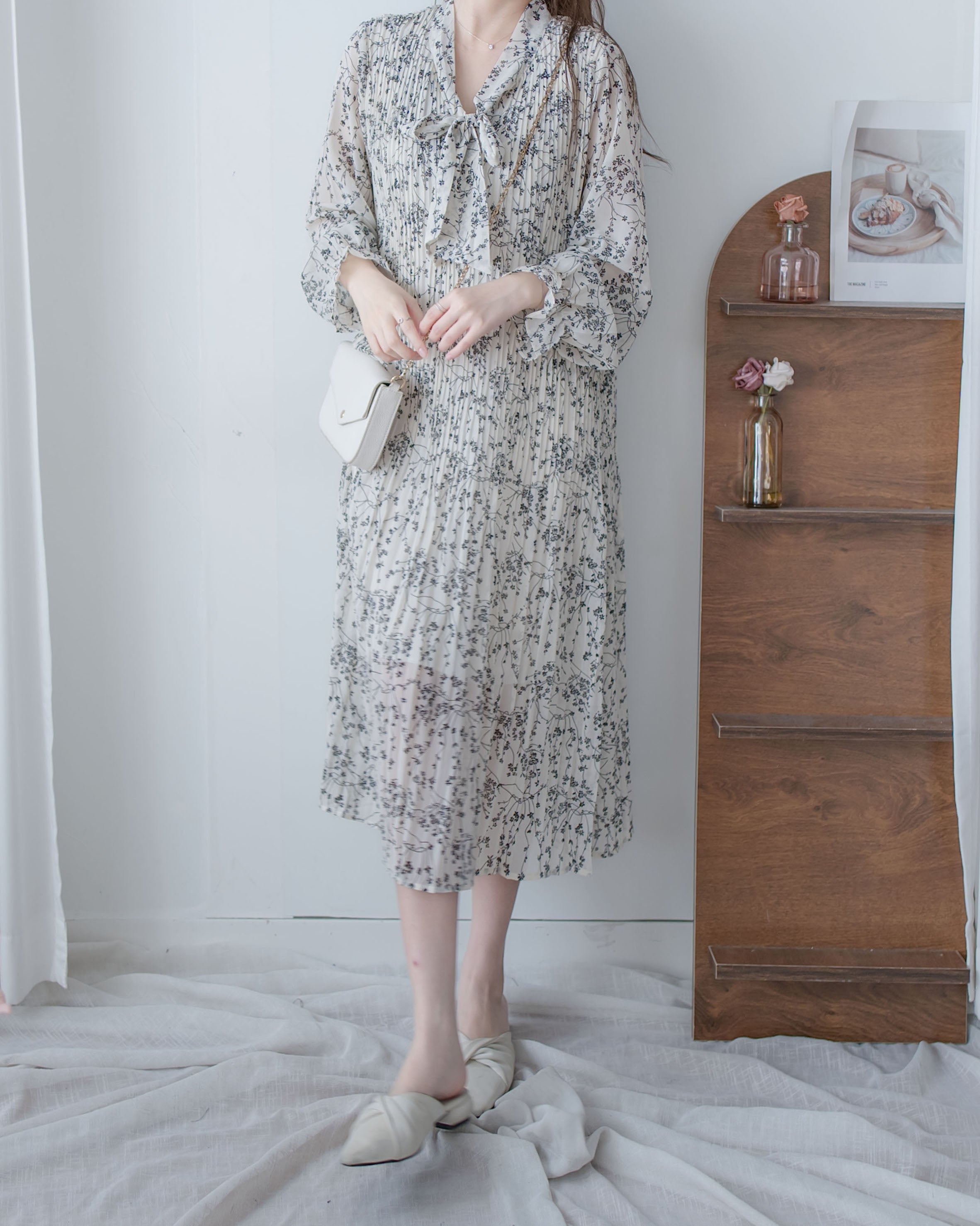 Branches Scarf Pleated Dress 絲帶花枝雙寬度褶紋修腰長裙/ DS1090