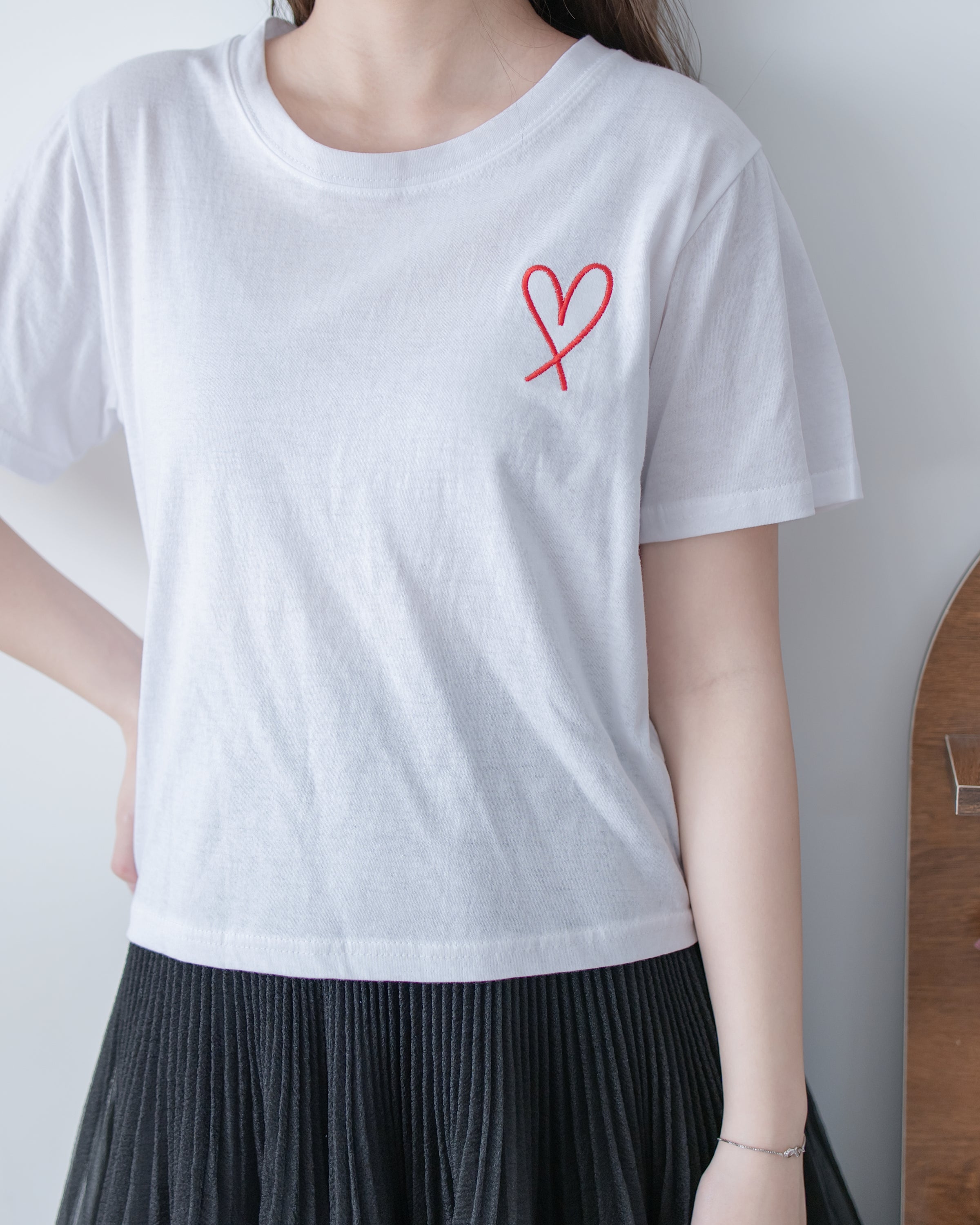 French Embroidery Tee 法式質感筆觸心形刺繡T恤/ TP9215
