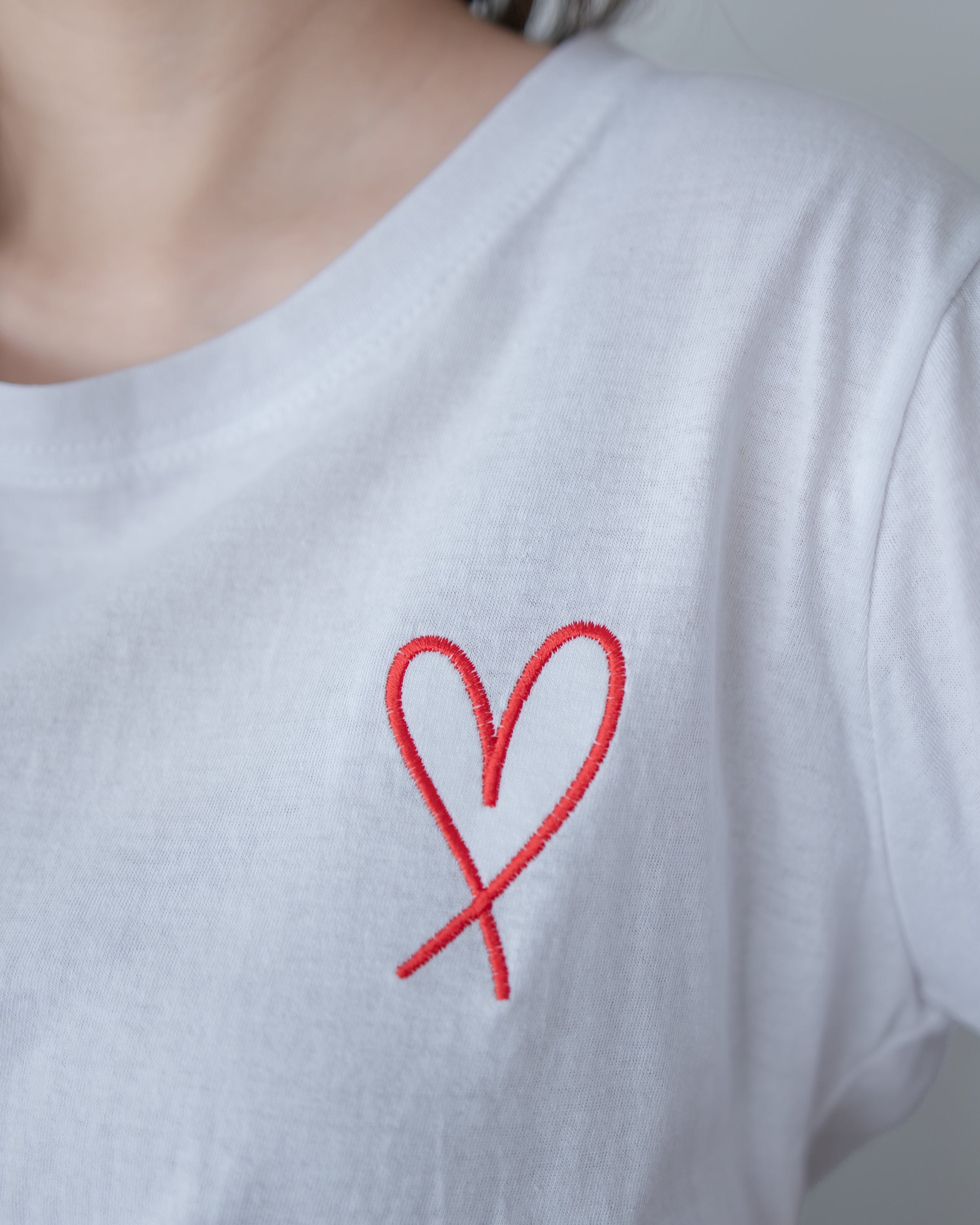 French Embroidery Tee 法式質感筆觸心形刺繡T恤/ TP9215
