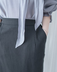 Striped H-Line Skirt 低調條紋後開叉顯瘦H型半裙 / SK8934