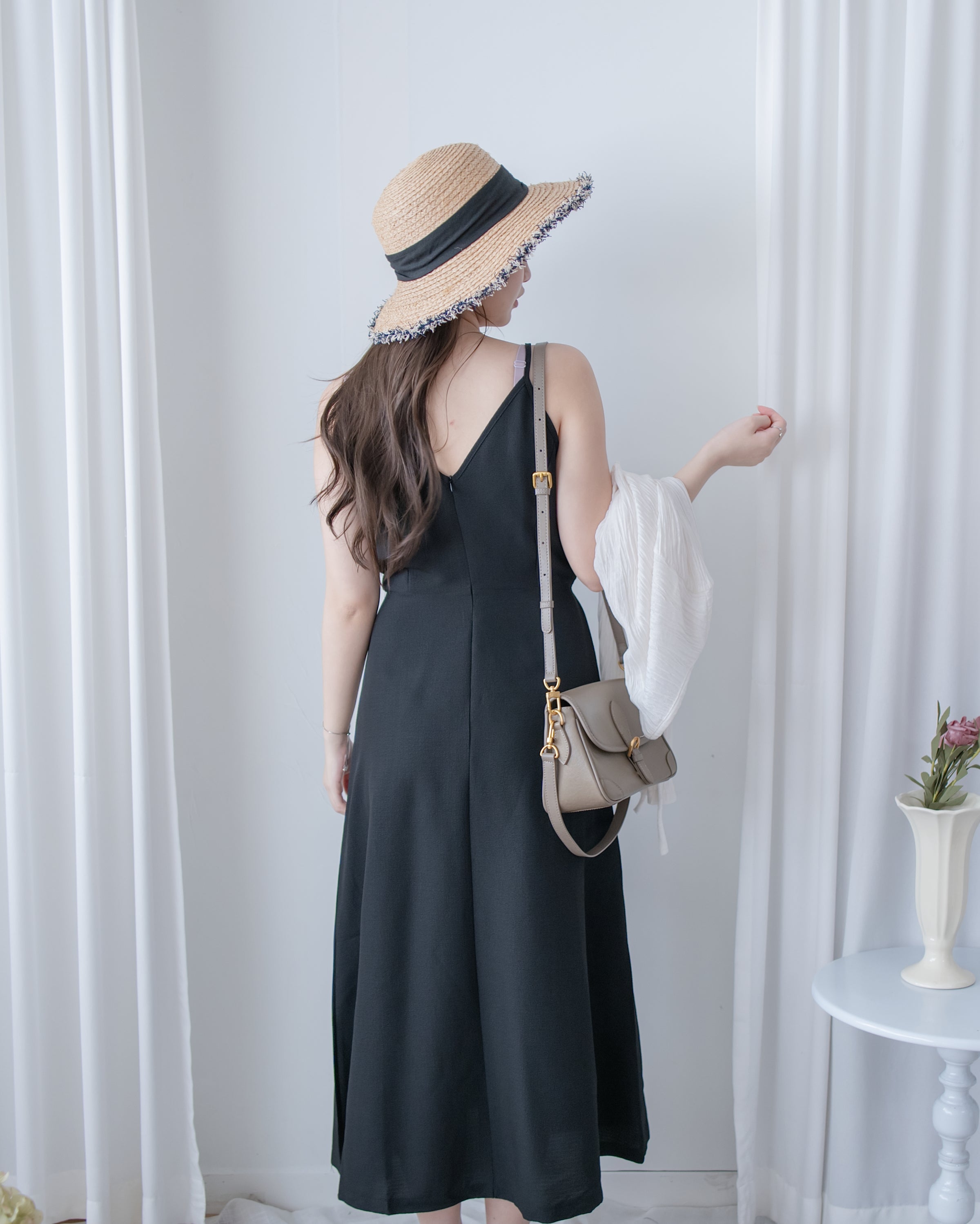 Dora Dress 前後細節領口修腰吊帶連身裙/ DS1091 (pre-order)