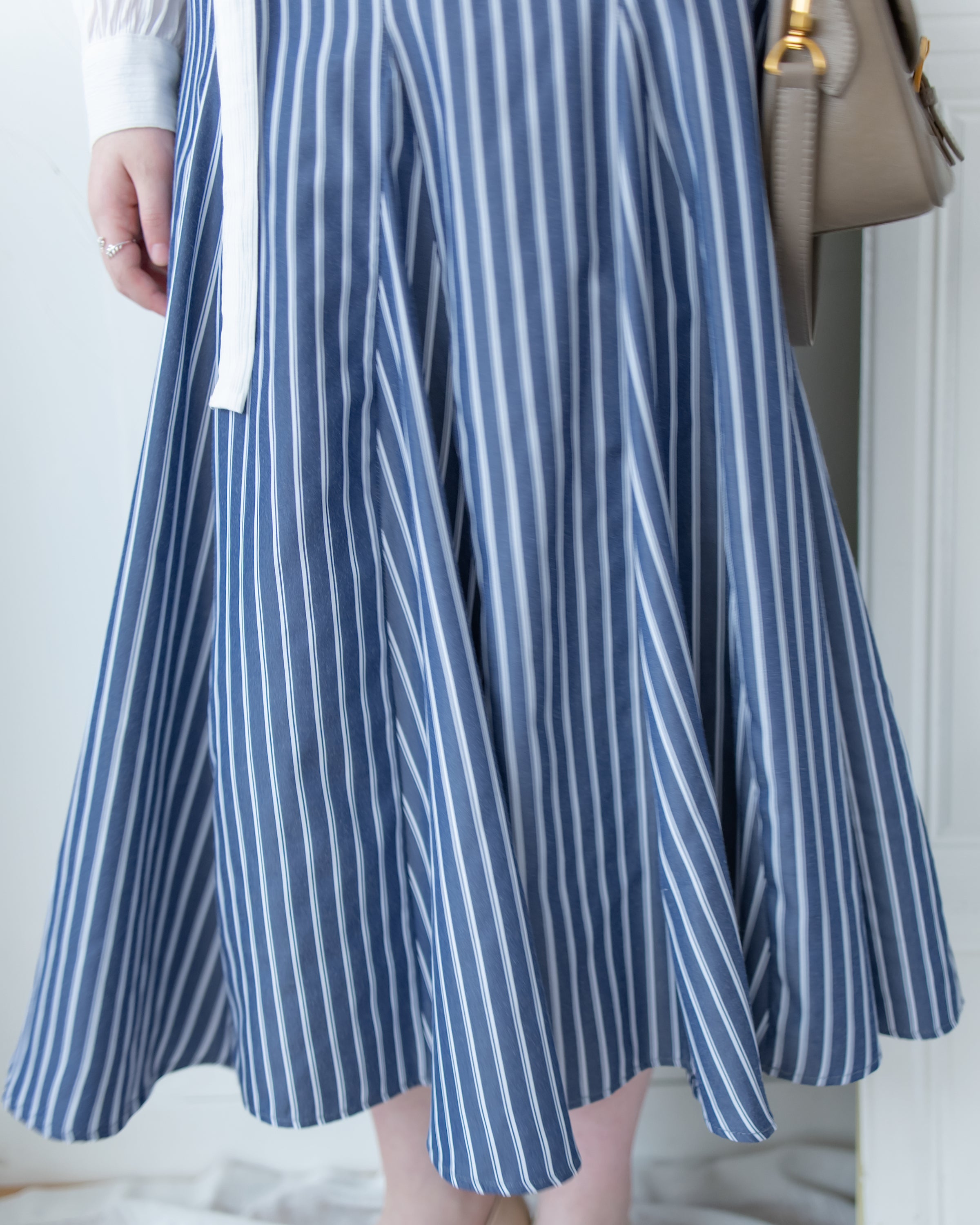 Blue Striped Skirt 法藍色細條紋腰間微修傘裙/ SK8937