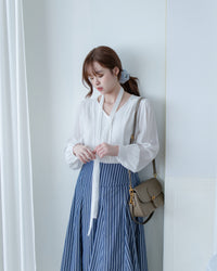 Cloud Touch Blouse 雲朵紋理輕薄v領襯衫/ BU9139