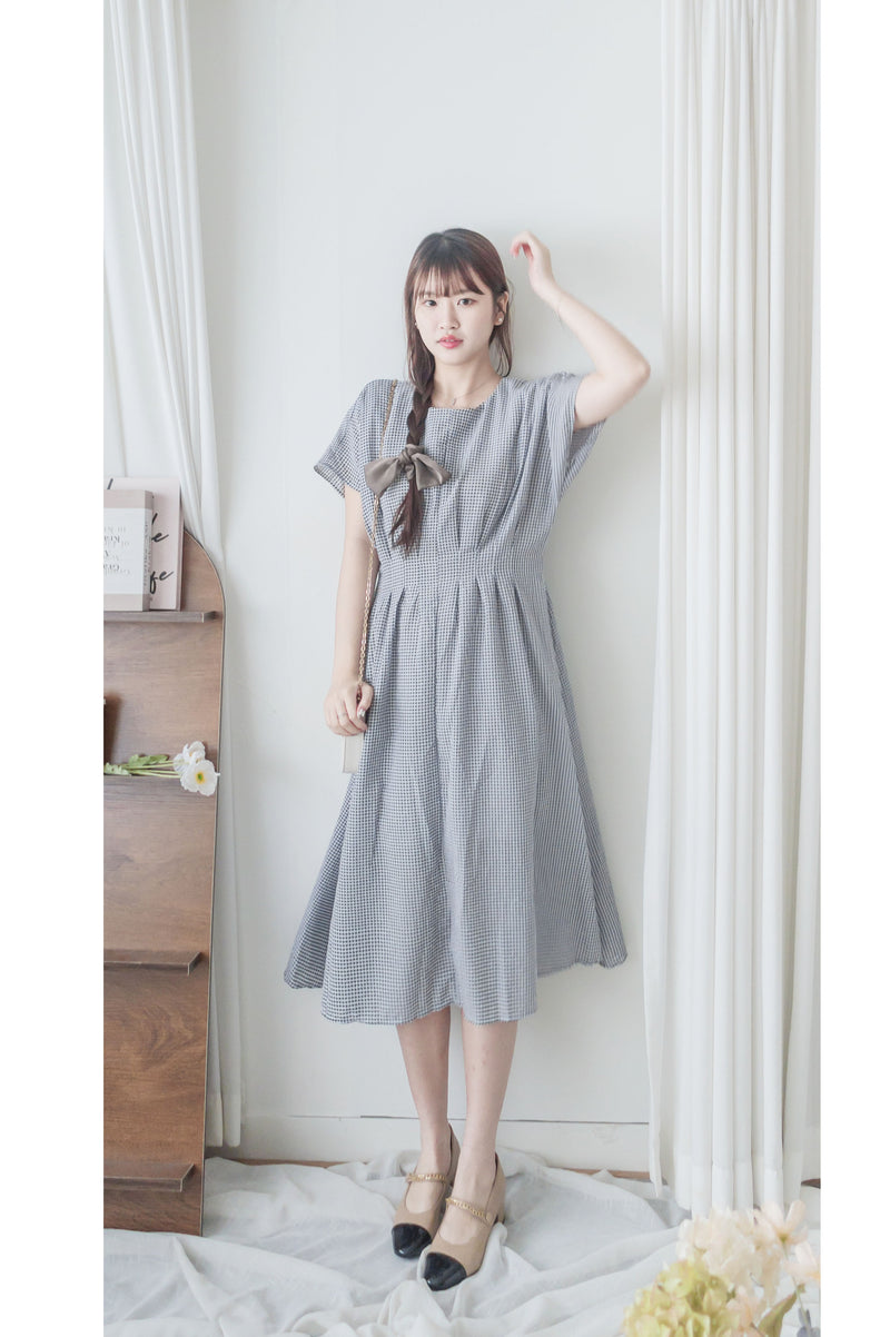 Daily Audrey Dress 輕優雅低調小格子後橡筋連身裙 / DS9951 (Black Sold out)