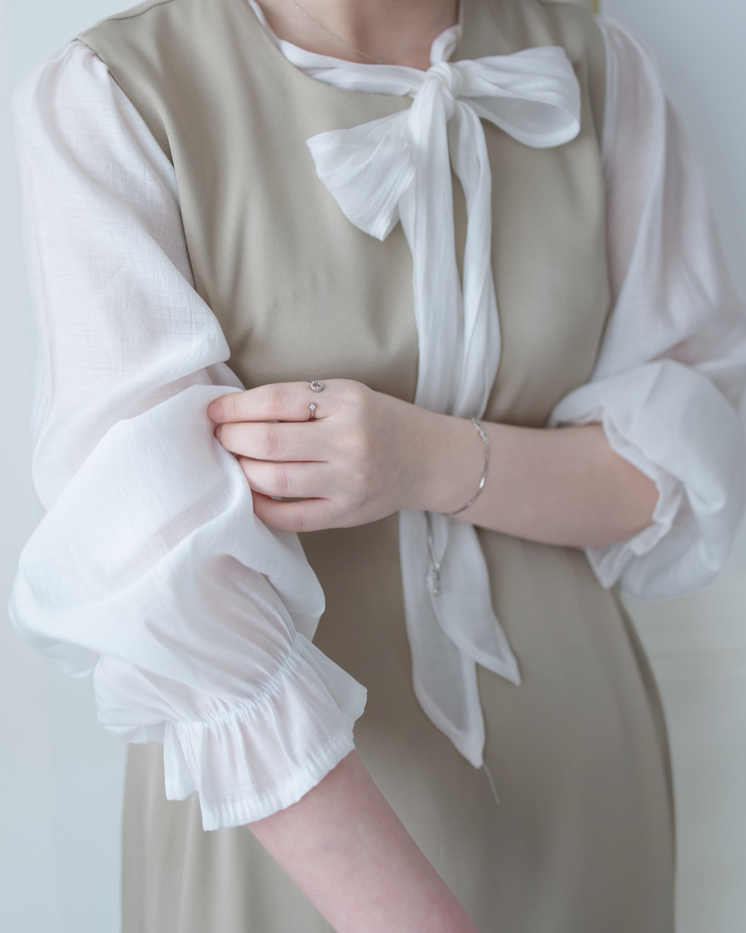 [intent label/intent製 ] Scarf Ribbon Blouse 微側蝴蝶結質感飄逸上衣/ BU9123