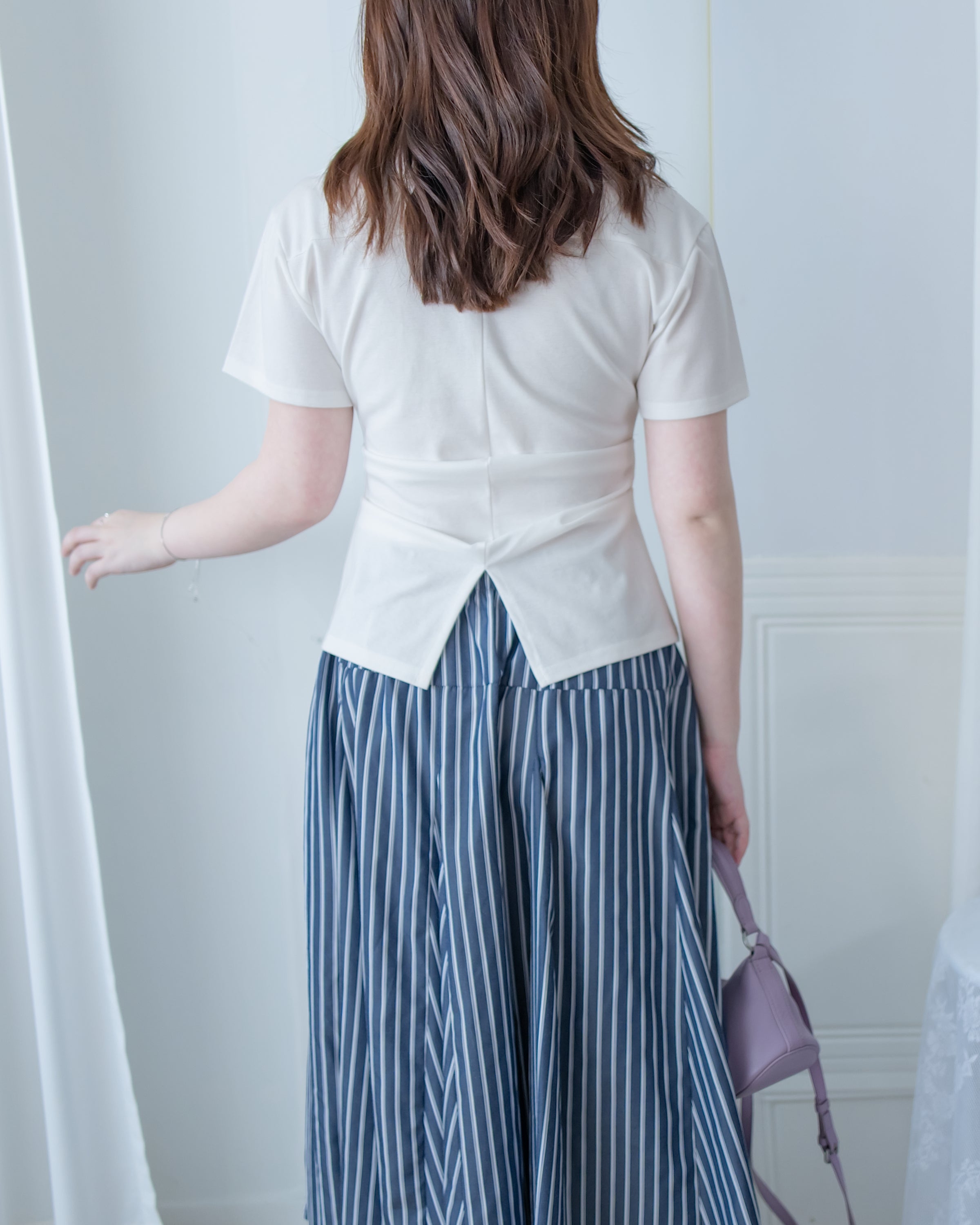 Side pinned V-Neck Tee 側抓褶後開叉V領上衣/ TP9216