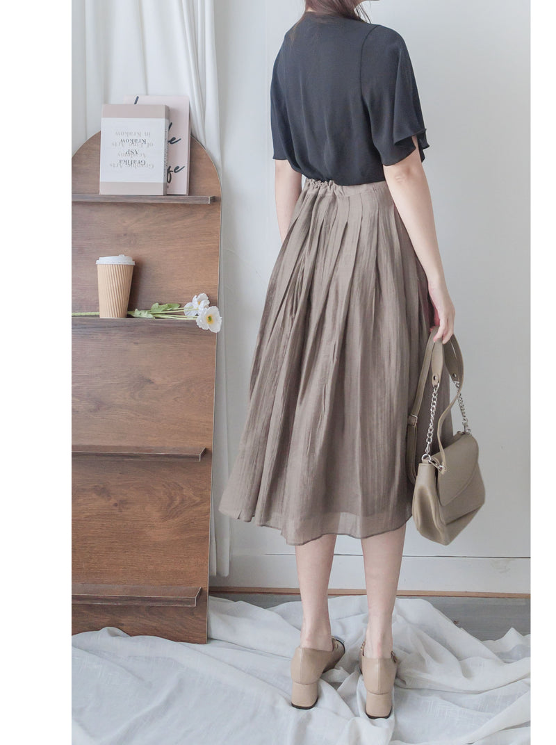Ribbon Flowing Dress 微光澤輕盈飄逸絲帶裙/ SK8897 (black/white sold out)