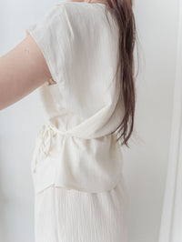 Beige Belt Blouse 高質感素色設計腰帶上衣 / TP9165