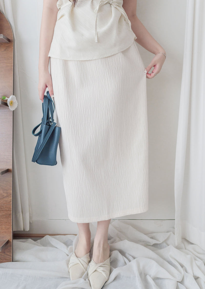 Wavy Patterned Skirt  立體花紋不貼顯瘦直裙/ SK8898