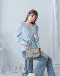 Cloud Touch Blouse 雲朵紋理輕薄v領襯衫/ BU9139