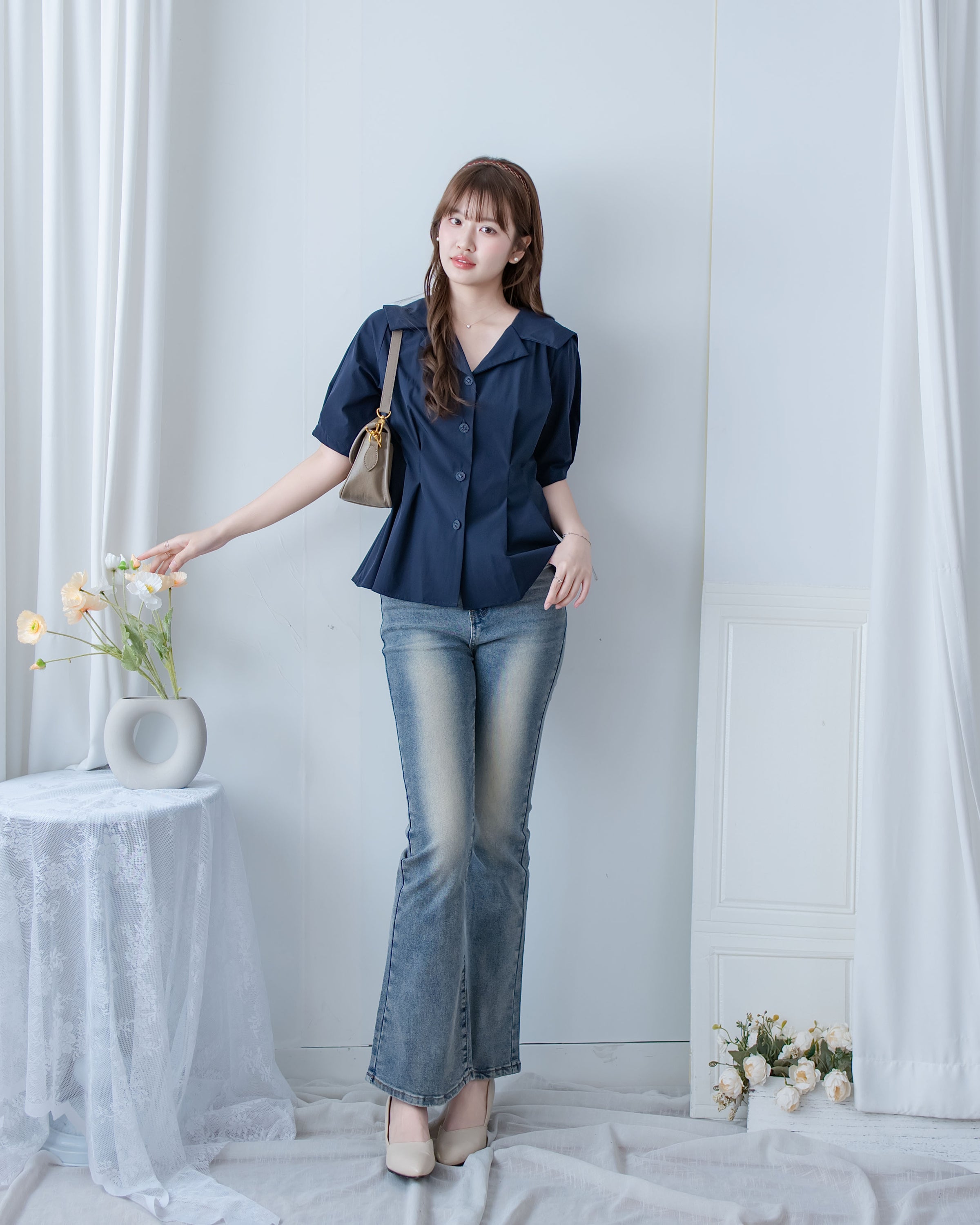 Pleated Waist Blouse 顯白深藍精緻鈕扣翻領修腰上衣/ BU9138