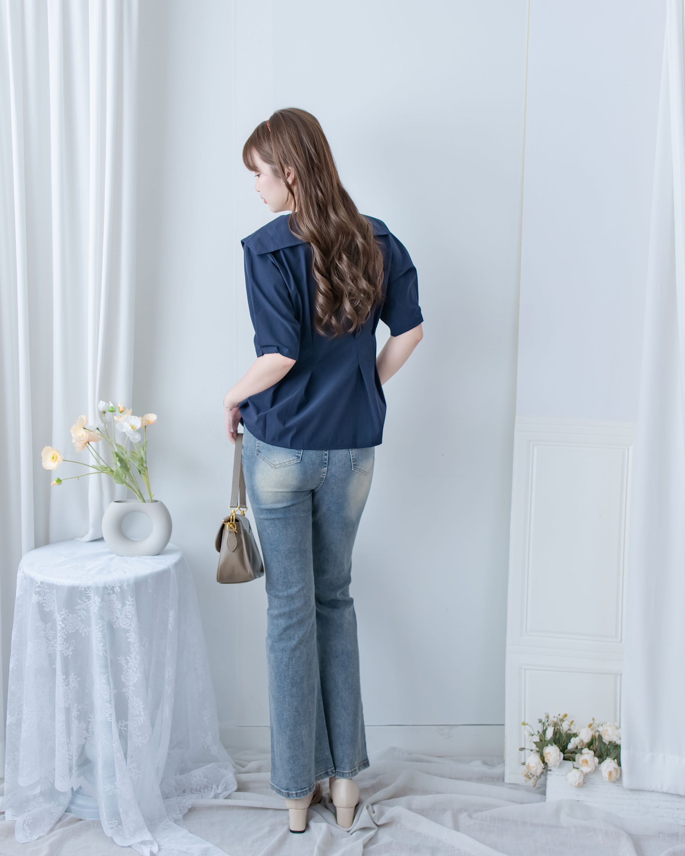 Pleated Waist Blouse 顯白深藍精緻鈕扣翻領修腰上衣/ BU9138