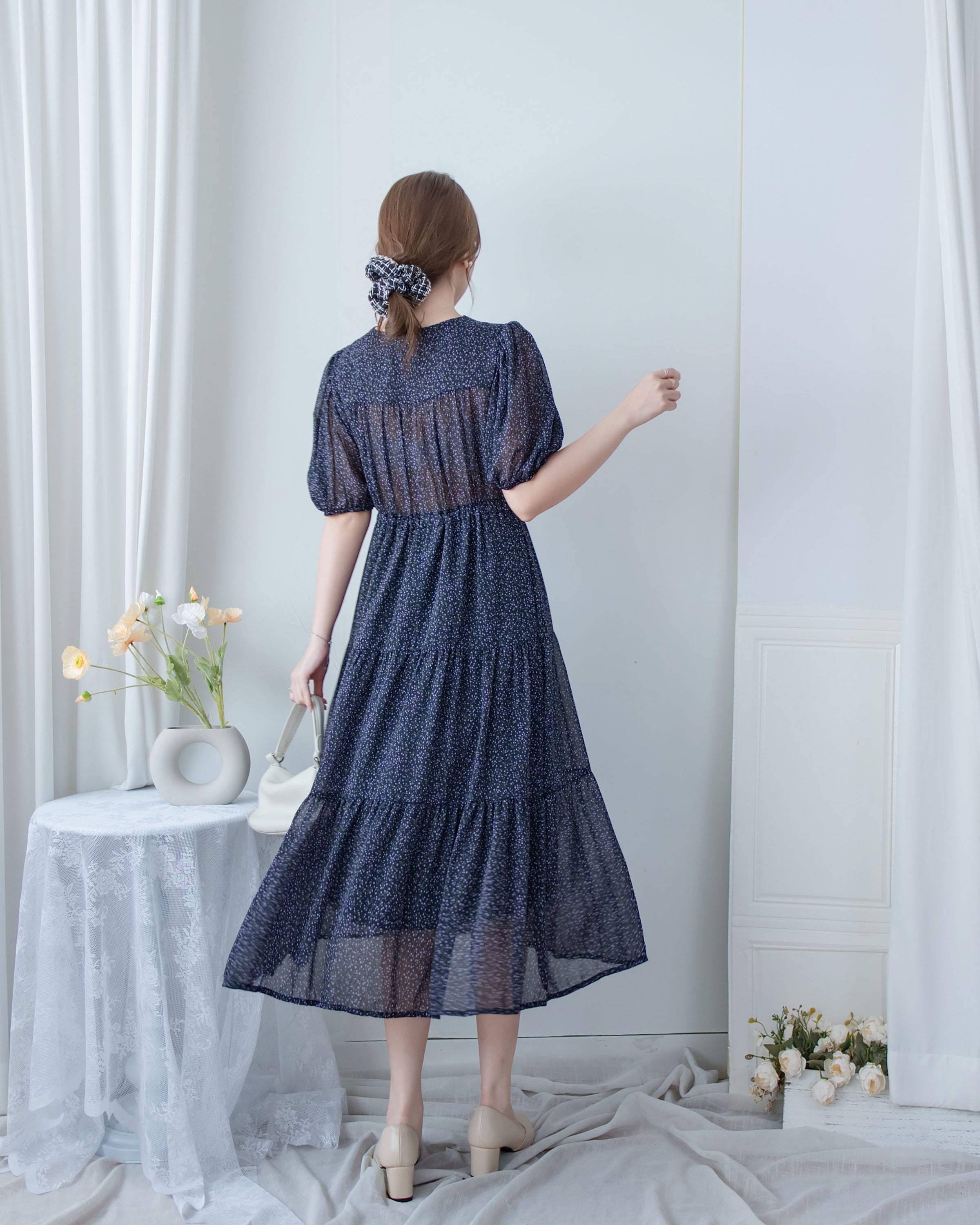 Glass Floral Dress 琉璃光感精緻小碎花連身裙/ DS1099