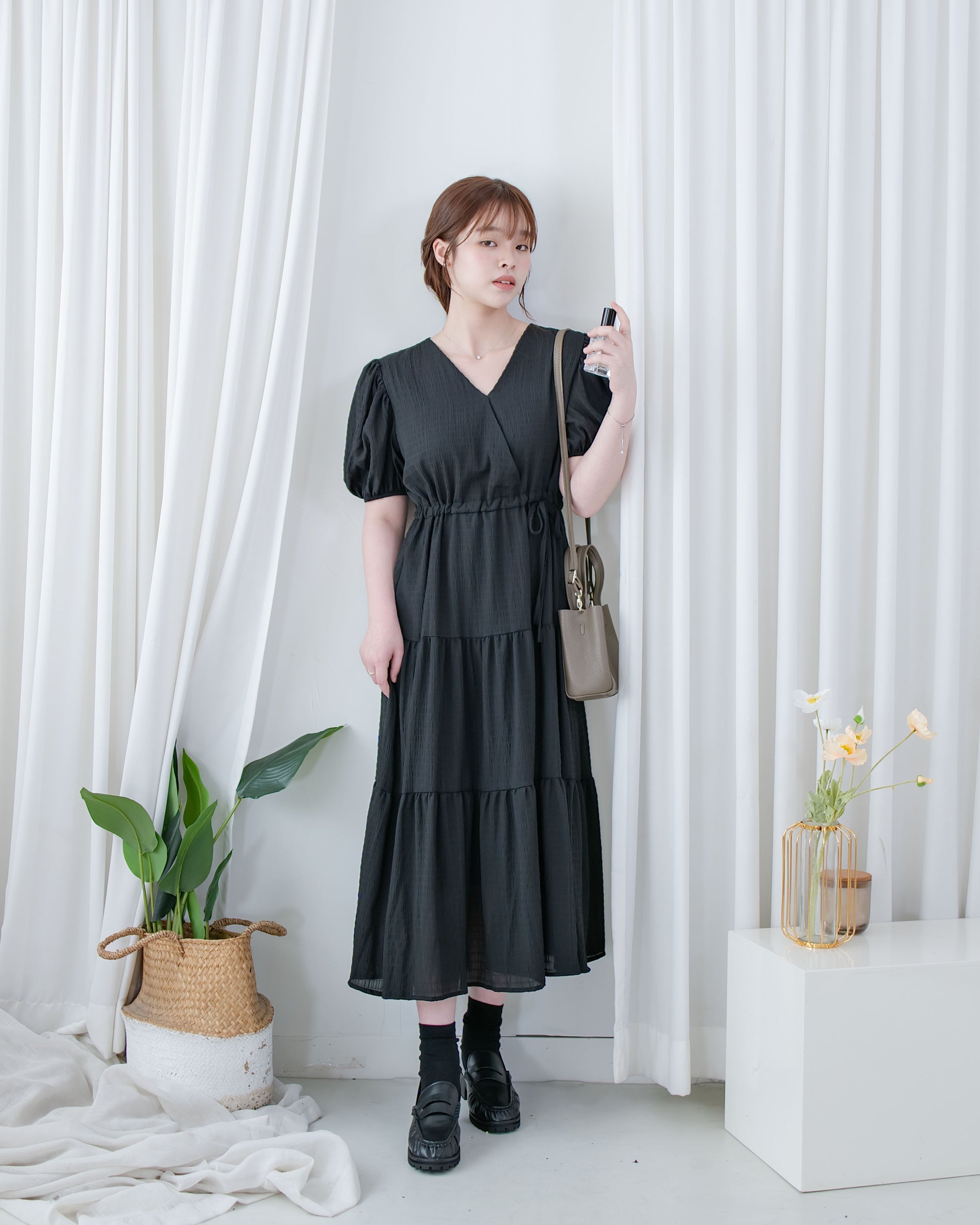 [ 限時重開訂購🕣 ] Secret Check Dress 質感暗格疊領側修腰連身裙 / DS1103