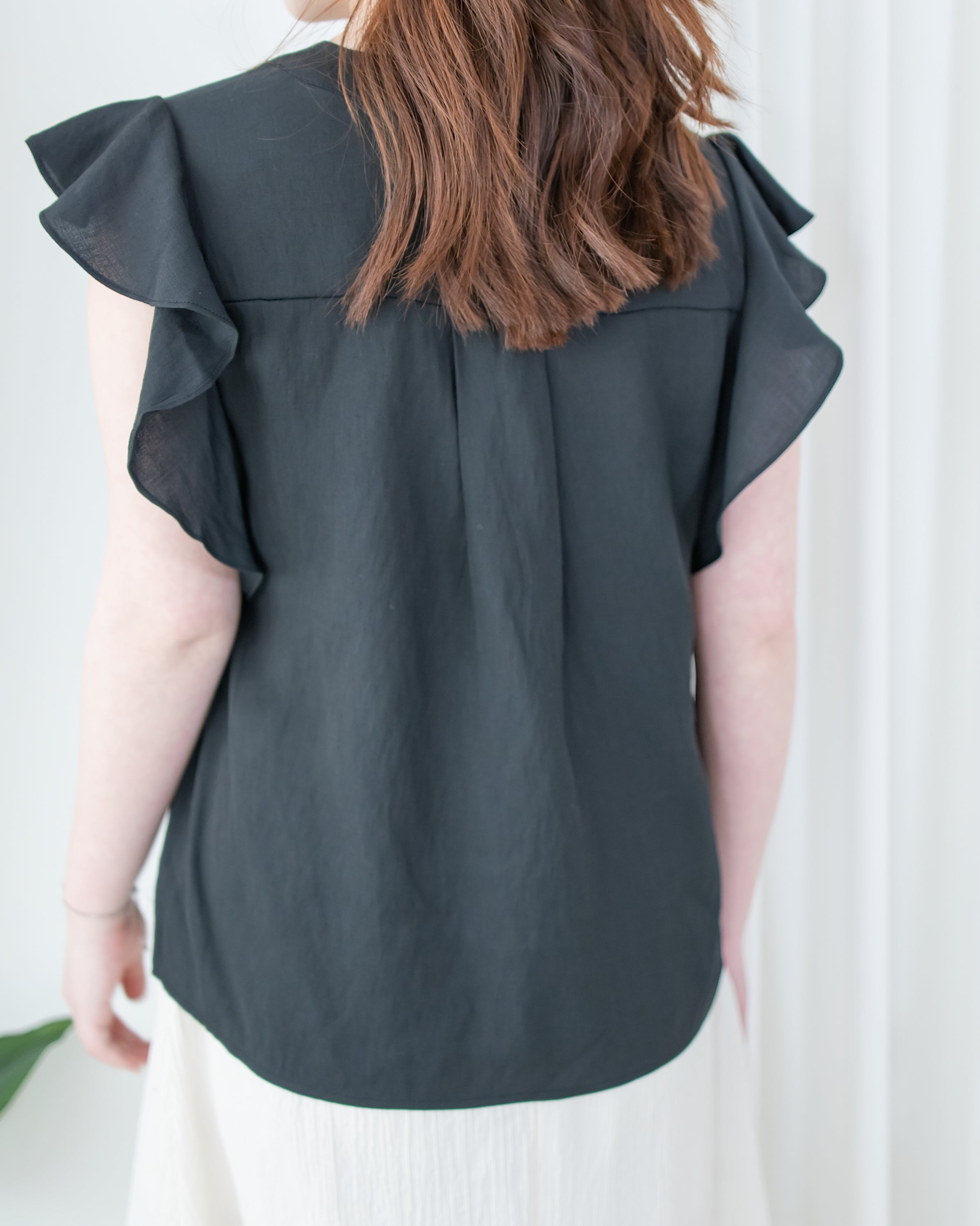 （夾位裡布設計) Ruffle Sleeve Blouse  荷葉手袖修飾手臂質感上衣/ TP9221