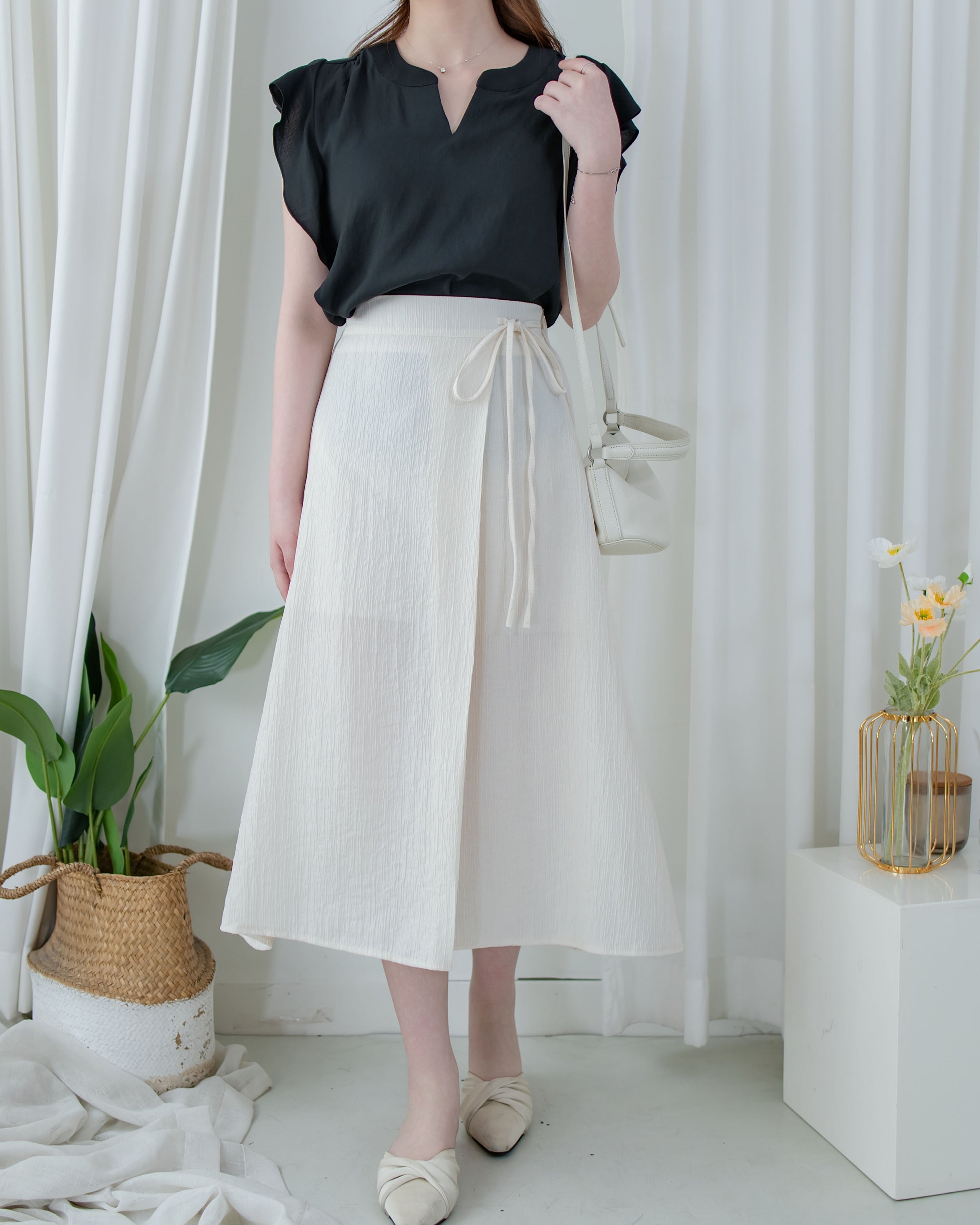 （夾位裡布設計) Ruffle Sleeve Blouse  荷葉手袖修飾手臂質感上衣/ TP9221