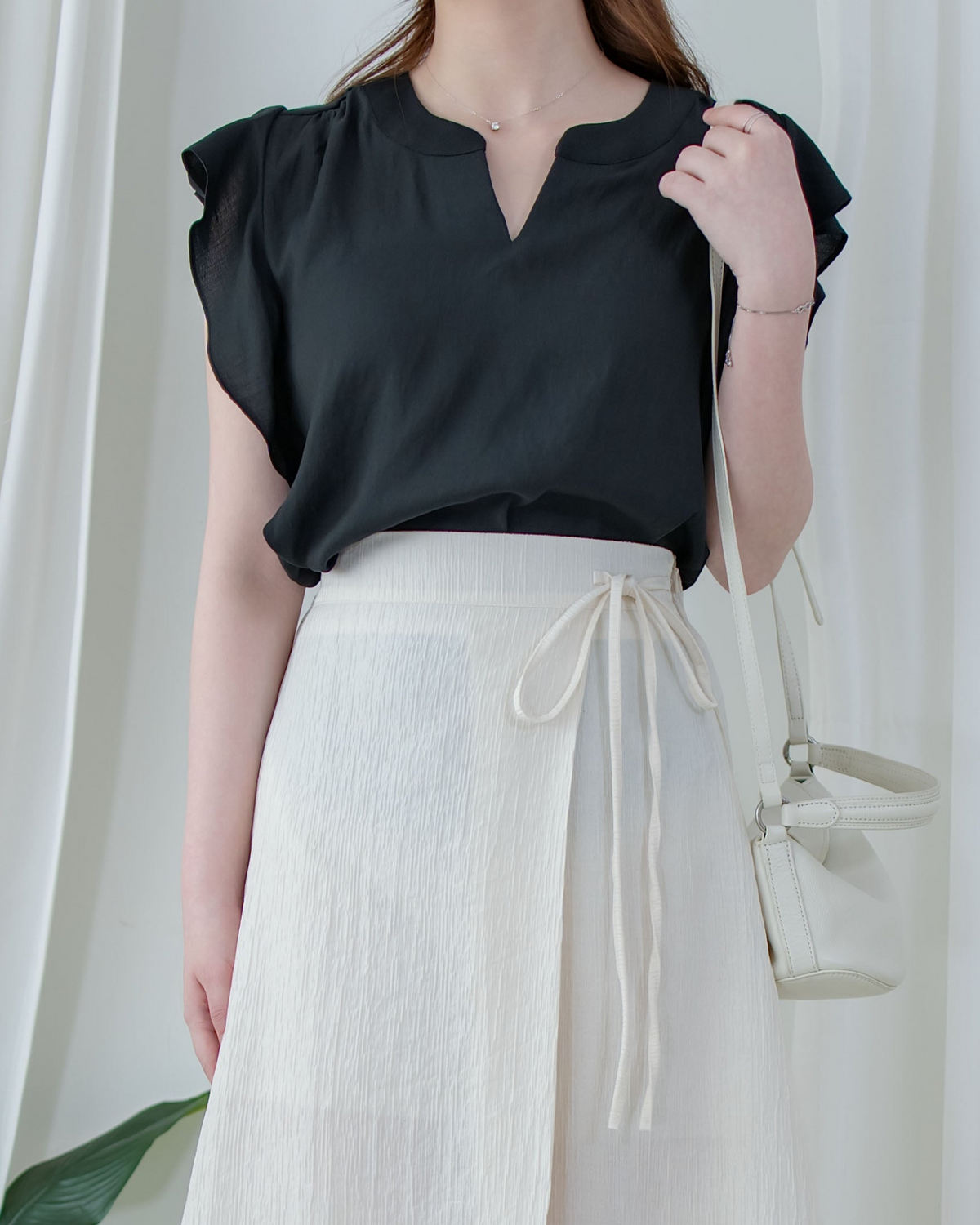 （夾位裡布設計) Ruffle Sleeve Blouse  荷葉手袖修飾手臂質感上衣/ TP9221