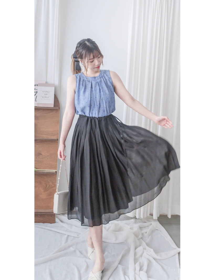 Ribbon Flowing Dress 微光澤輕盈飄逸絲帶裙/ SK8897 (black/white sold out)