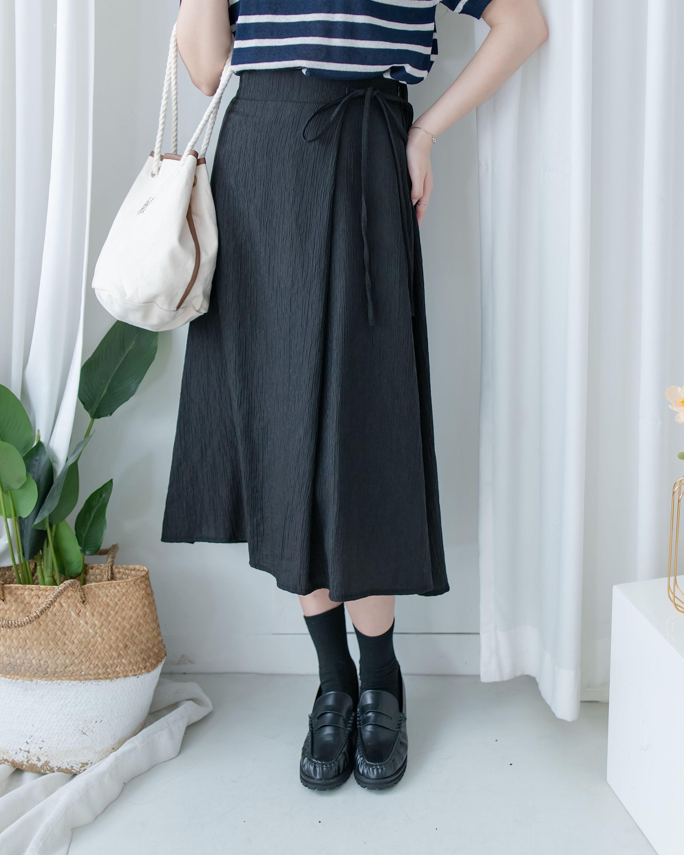 Ribbon Knot Pleated Skirt 側蝴蝶結顯瘦褶疊流線質感傘裙/ SK8939