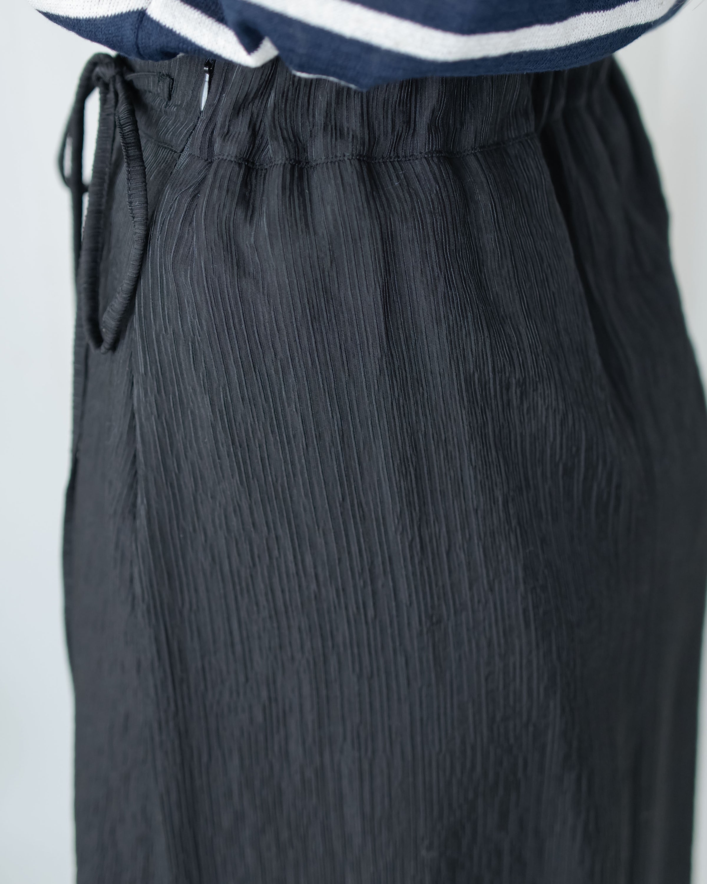 Ribbon Knot Pleated Skirt 側蝴蝶結顯瘦褶疊流線質感傘裙/ SK8939