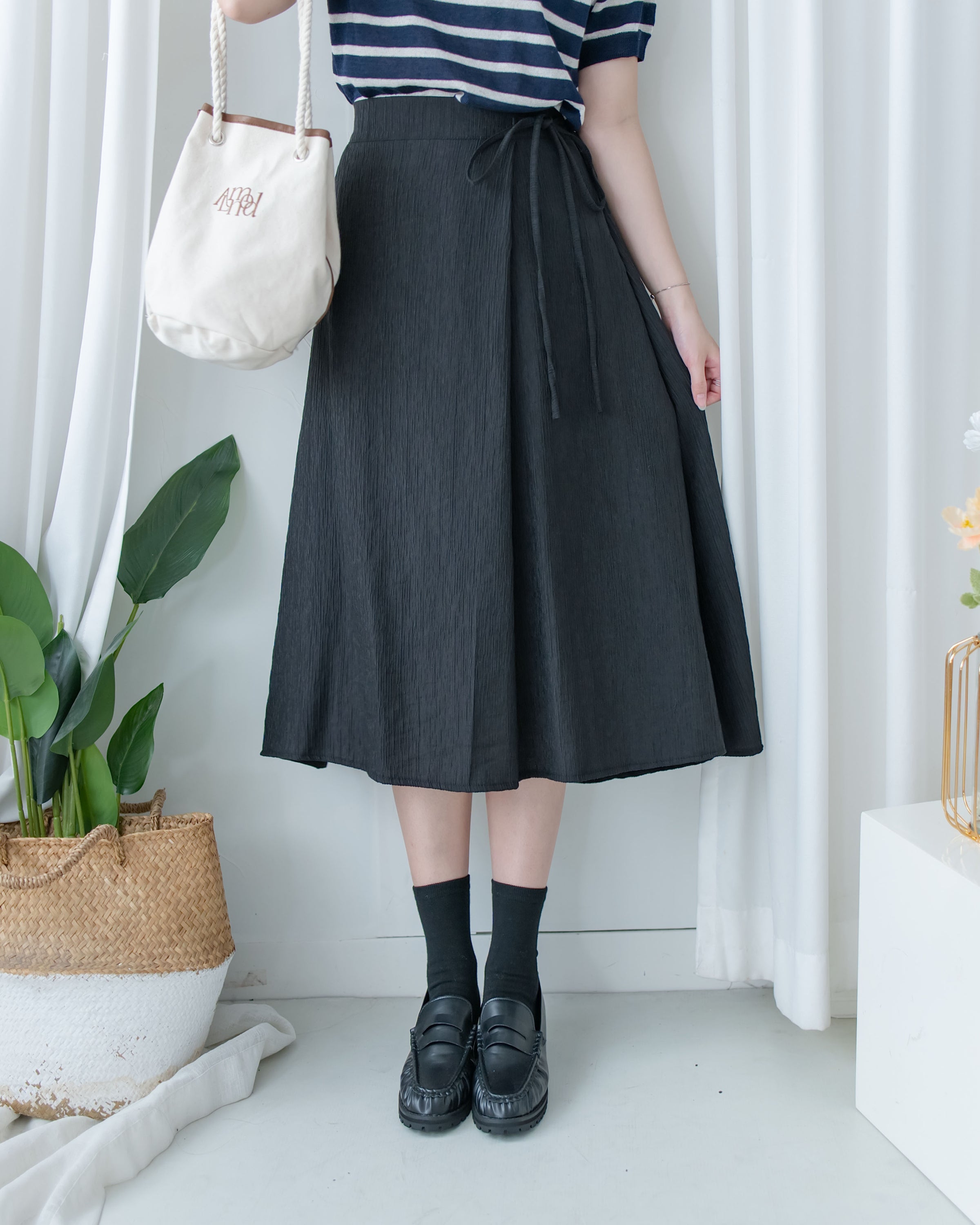 Ribbon Knot Pleated Skirt 側蝴蝶結顯瘦褶疊流線質感傘裙/ SK8939