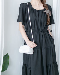 【現貨限量回歸 Black 】 Square Collar Back-Tie Dress 質感壓紋方領層次綁帶連身裙/ DS1112