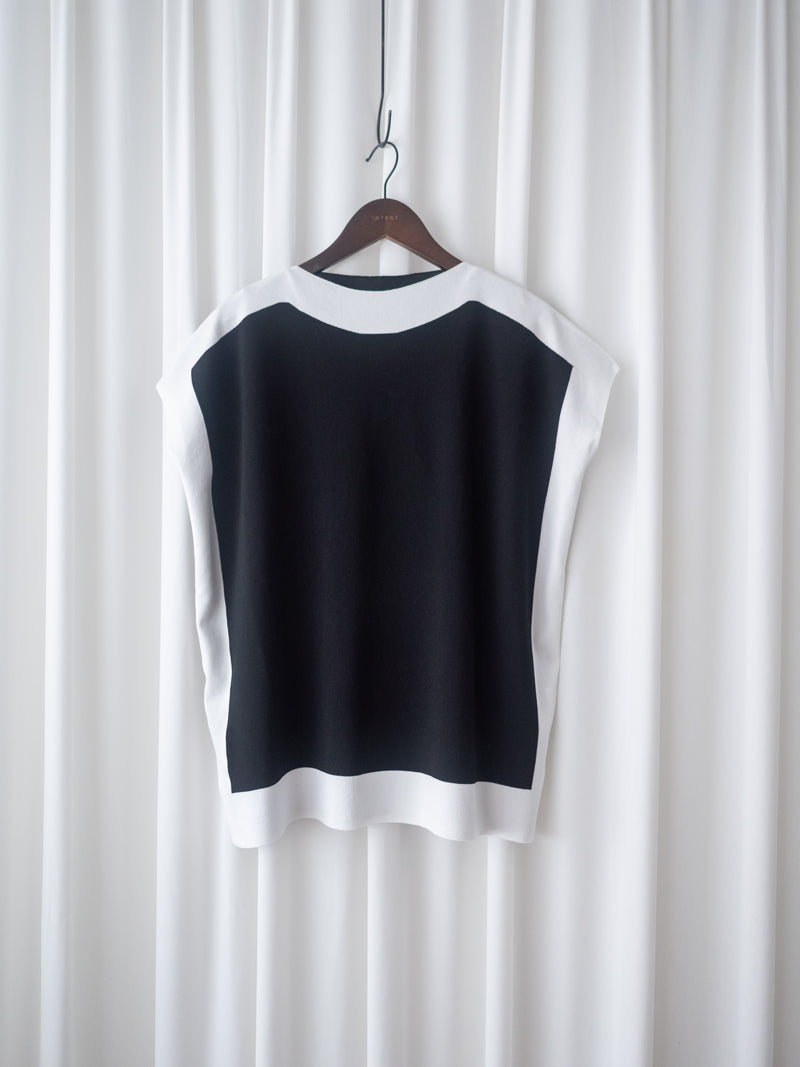 Classic Knit Top 經典黑白拼色顯瘦彈性上衣 / TP9171