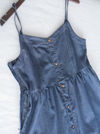 Denim vest dress 裝飾鈕扣假修腰線牛仔吊帶連身裙/ DS9982