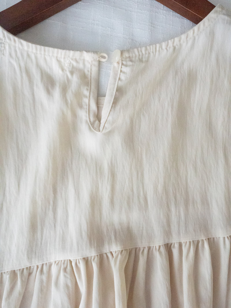 Ruffle Chest Blouse  彈性橡筋衣領傘袖上衣/ BU9117