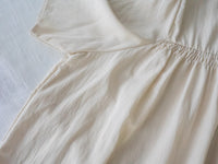 Ruffle Chest Blouse  彈性橡筋衣領傘袖上衣/ BU9117