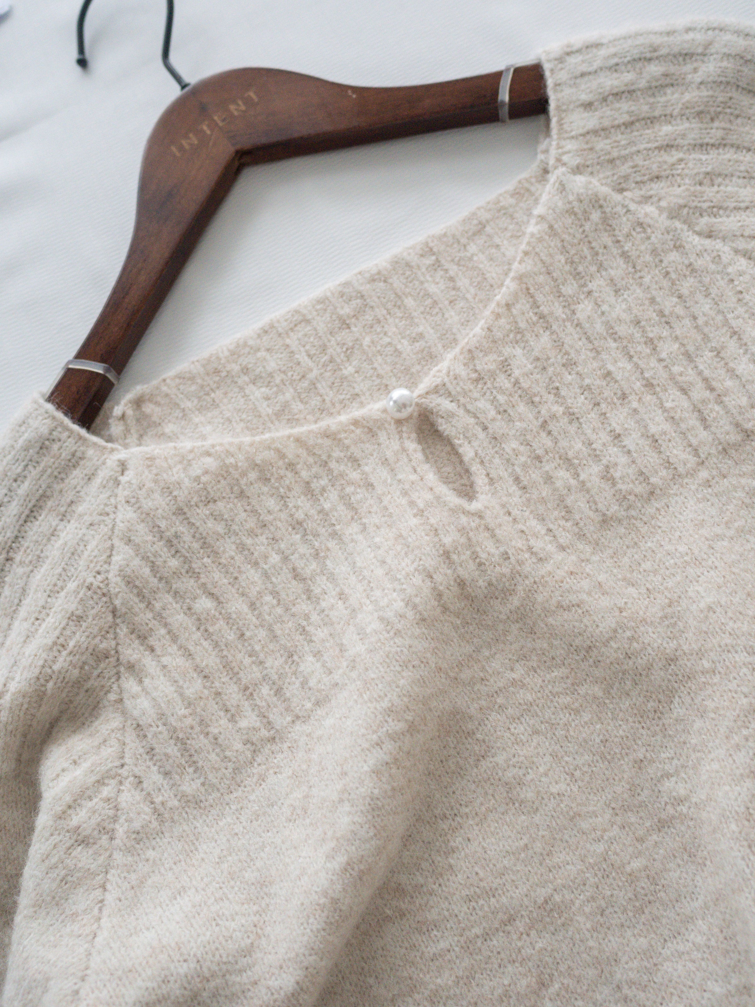 Pearl Top 珍珠領羅紋設計上衣/ KT8186