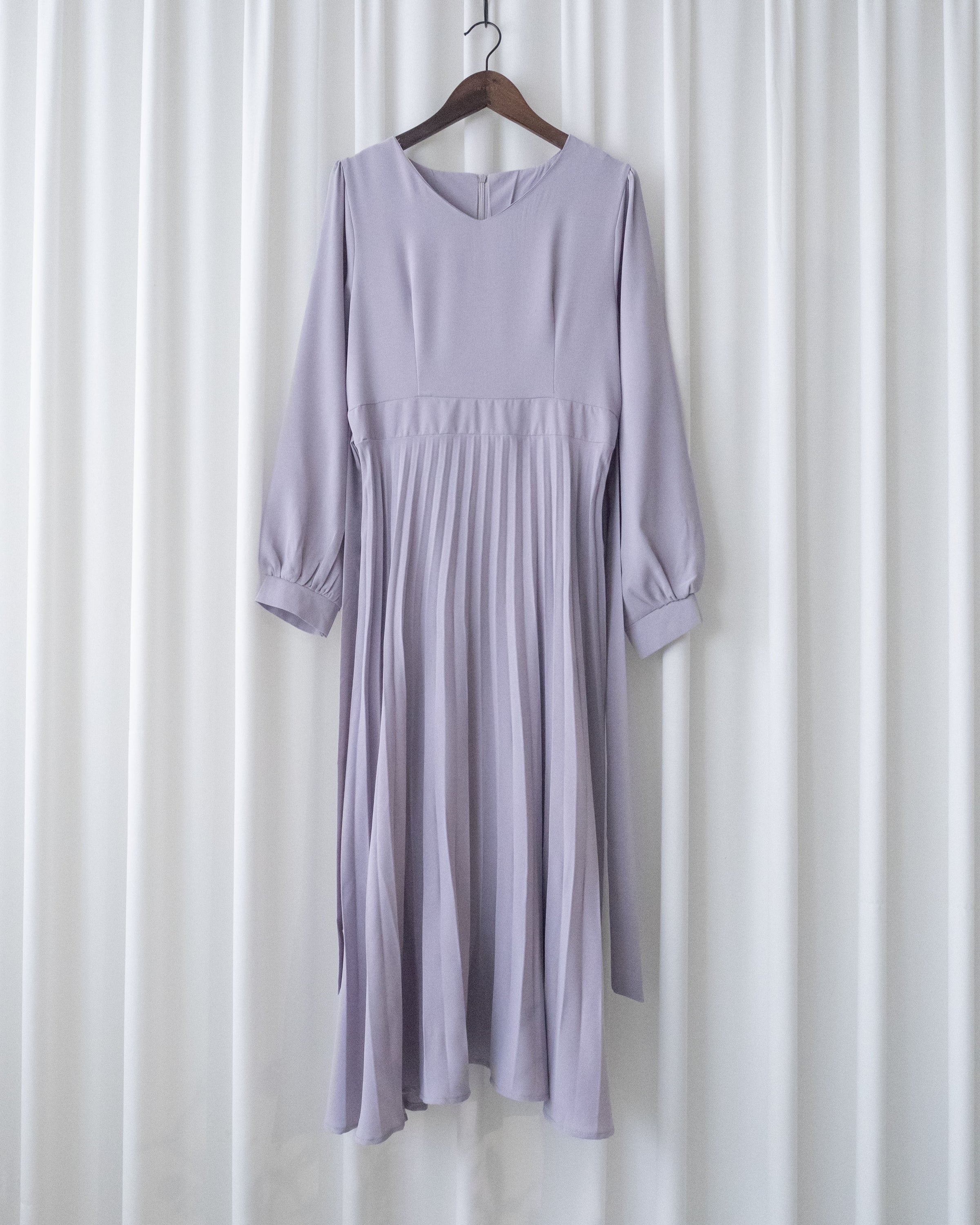 Lavender Pleated Dress 淡薰衣草搖曳波浪百褶連身裙 / DS1032