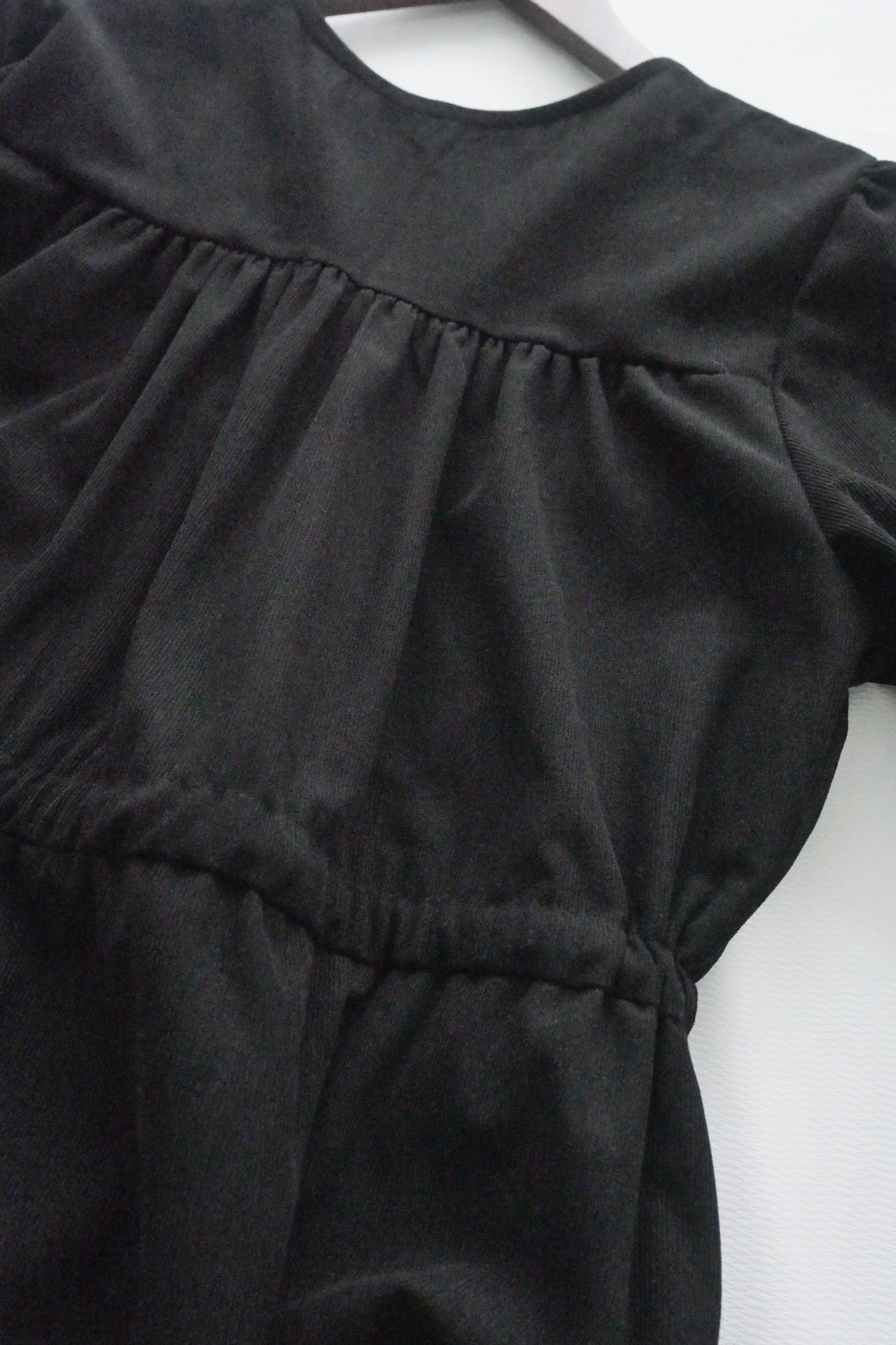 Sophie Dress 柔軟擋風燈芯絨V領連身裙/ DS1031