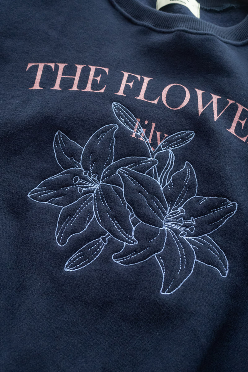 Embroidery Lily Top  花朵刺繡印花衛衣/ TP9196