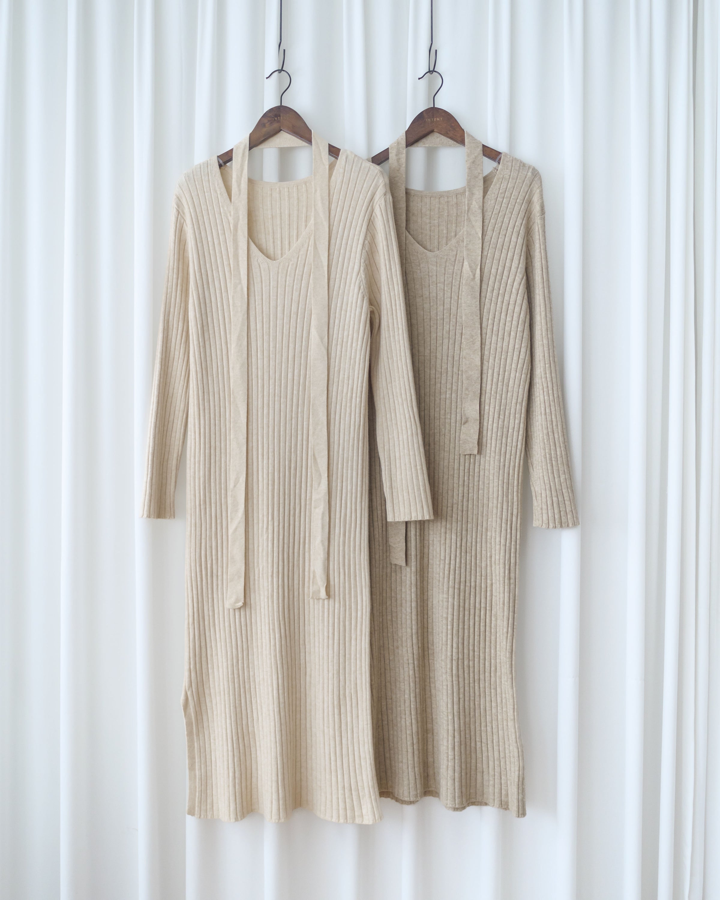 Vest Neck Dress V領側開叉彈性針織裙/ DS1034