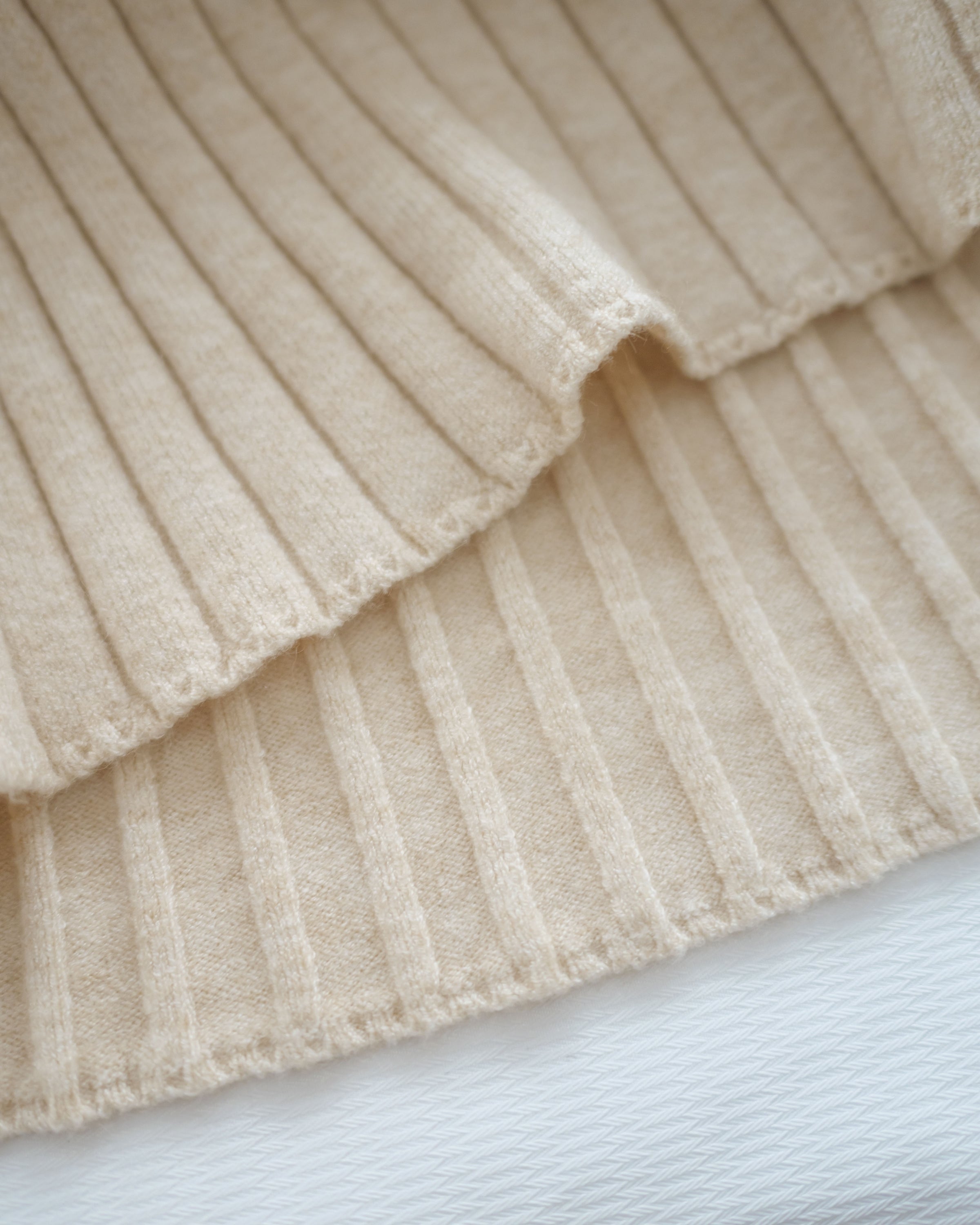 Vest Neck Dress V領側開叉彈性針織裙/ DS1034