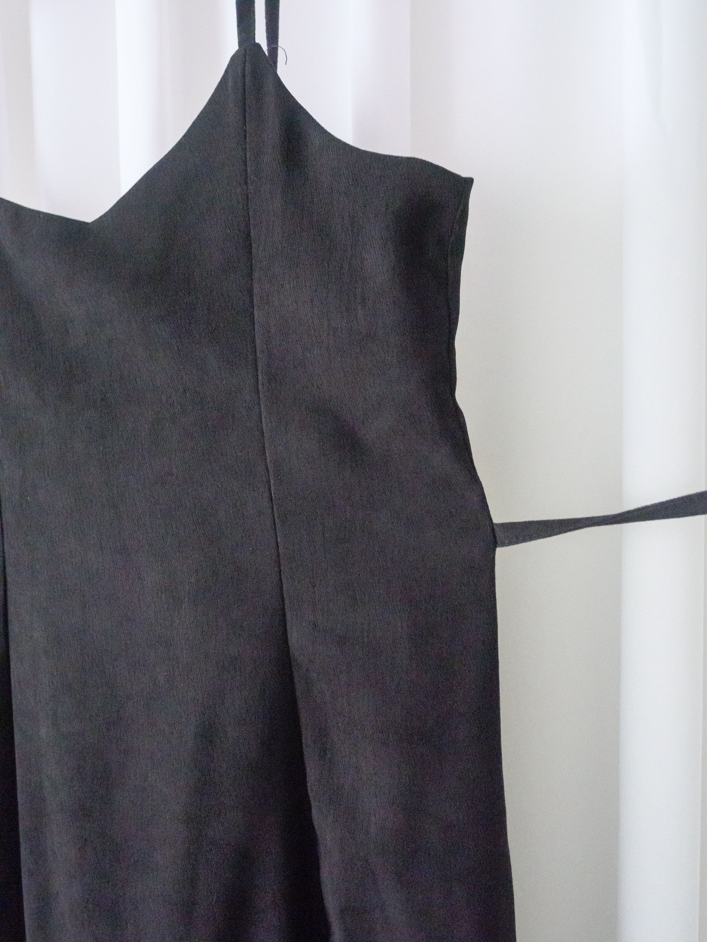 【現貨限量回歸 】Suede 微絨面拼接線條傘形背心裙, Dress/ DS9148